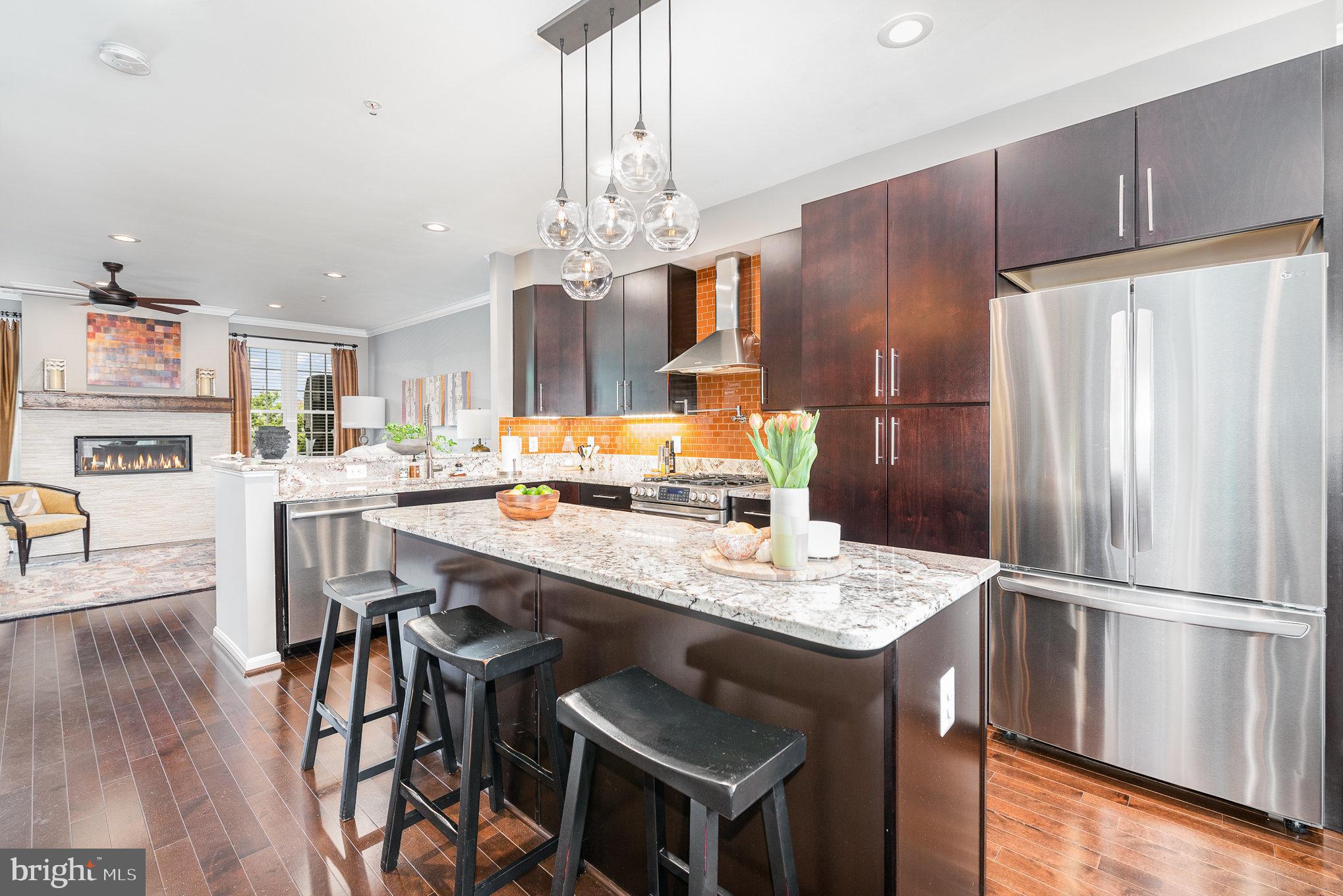 LOCUST POINT - Residential