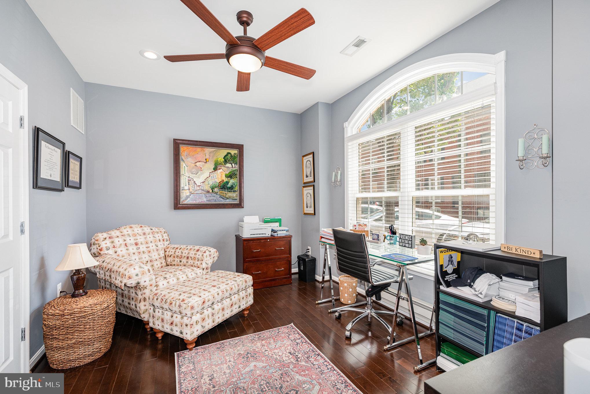 LOCUST POINT - Residential