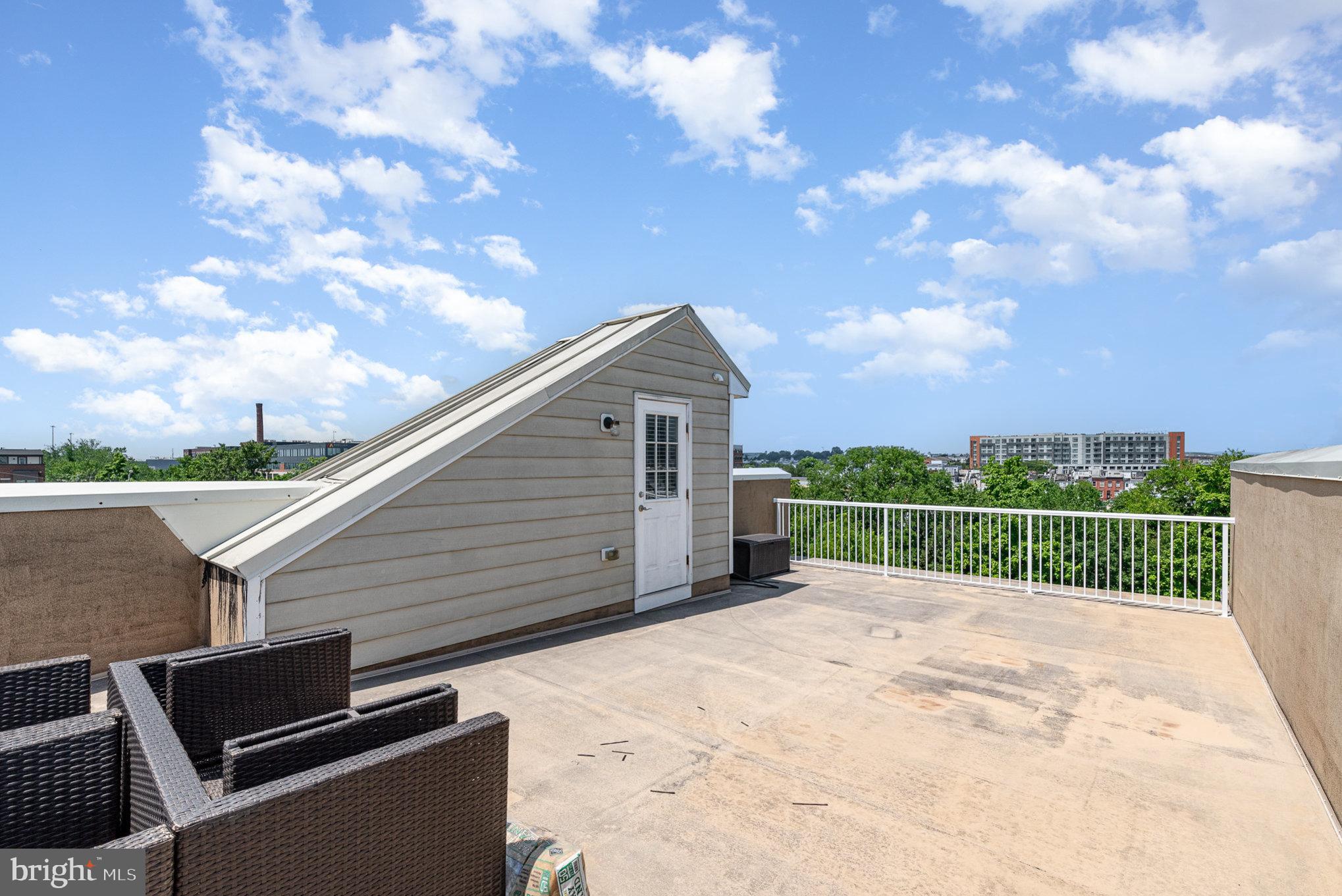 LOCUST POINT - Residential