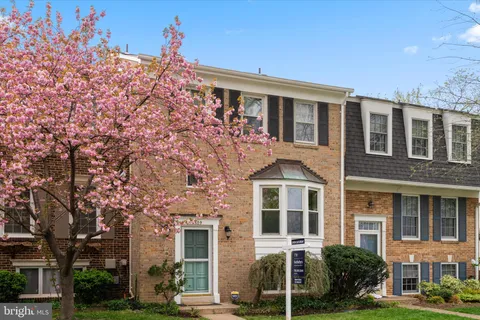 2409 Falls Place Court, Falls Church, VA MLS: VAFX2231820
