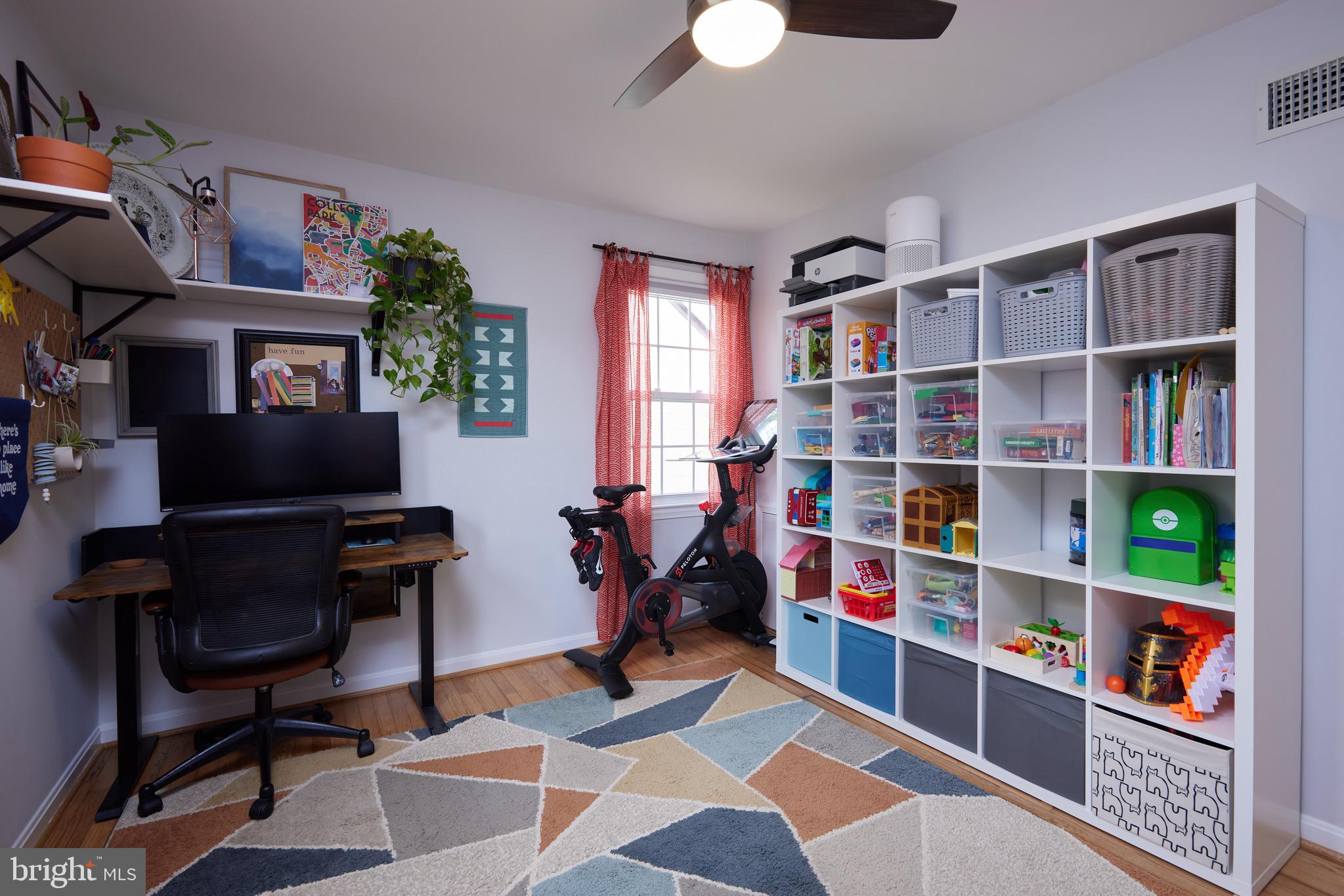 HOLLYWOOD - Residential