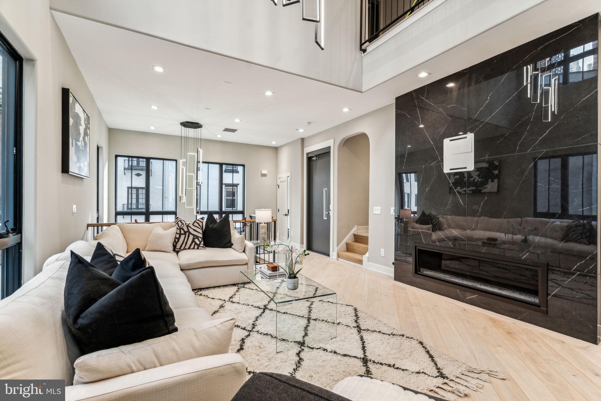 RITTENHOUSE SQUARE - Residential