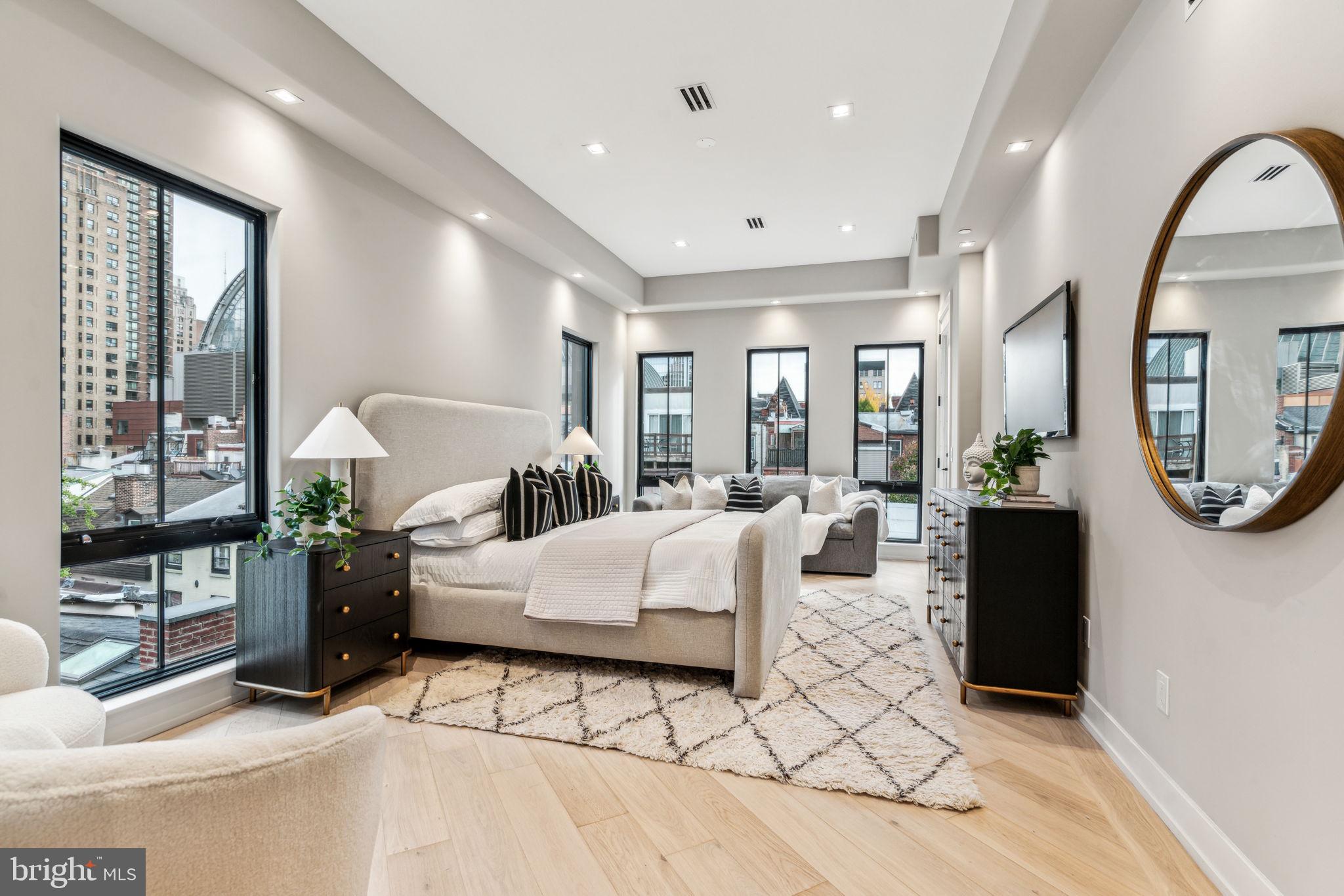 RITTENHOUSE SQUARE - Residential