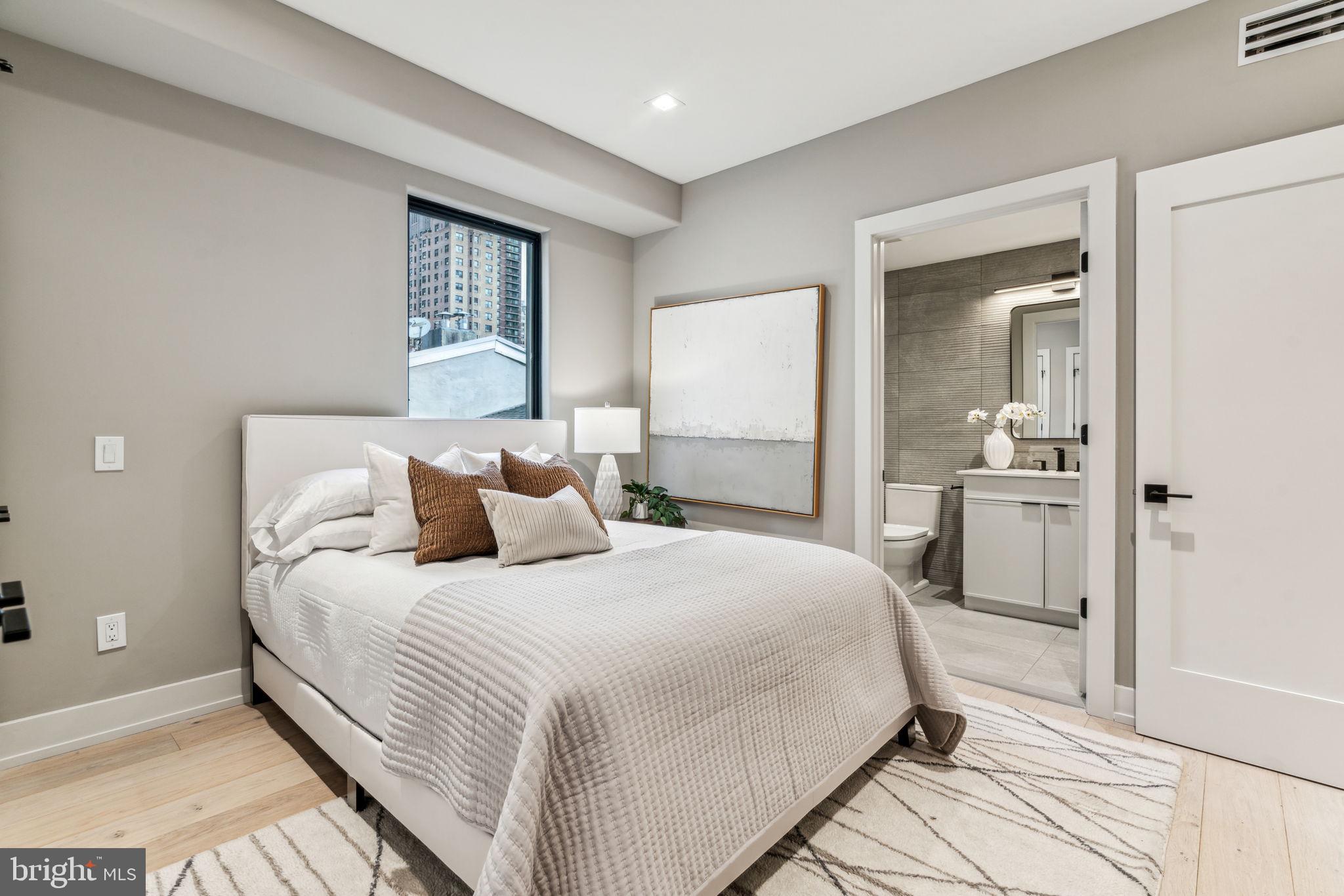 RITTENHOUSE SQUARE - Residential