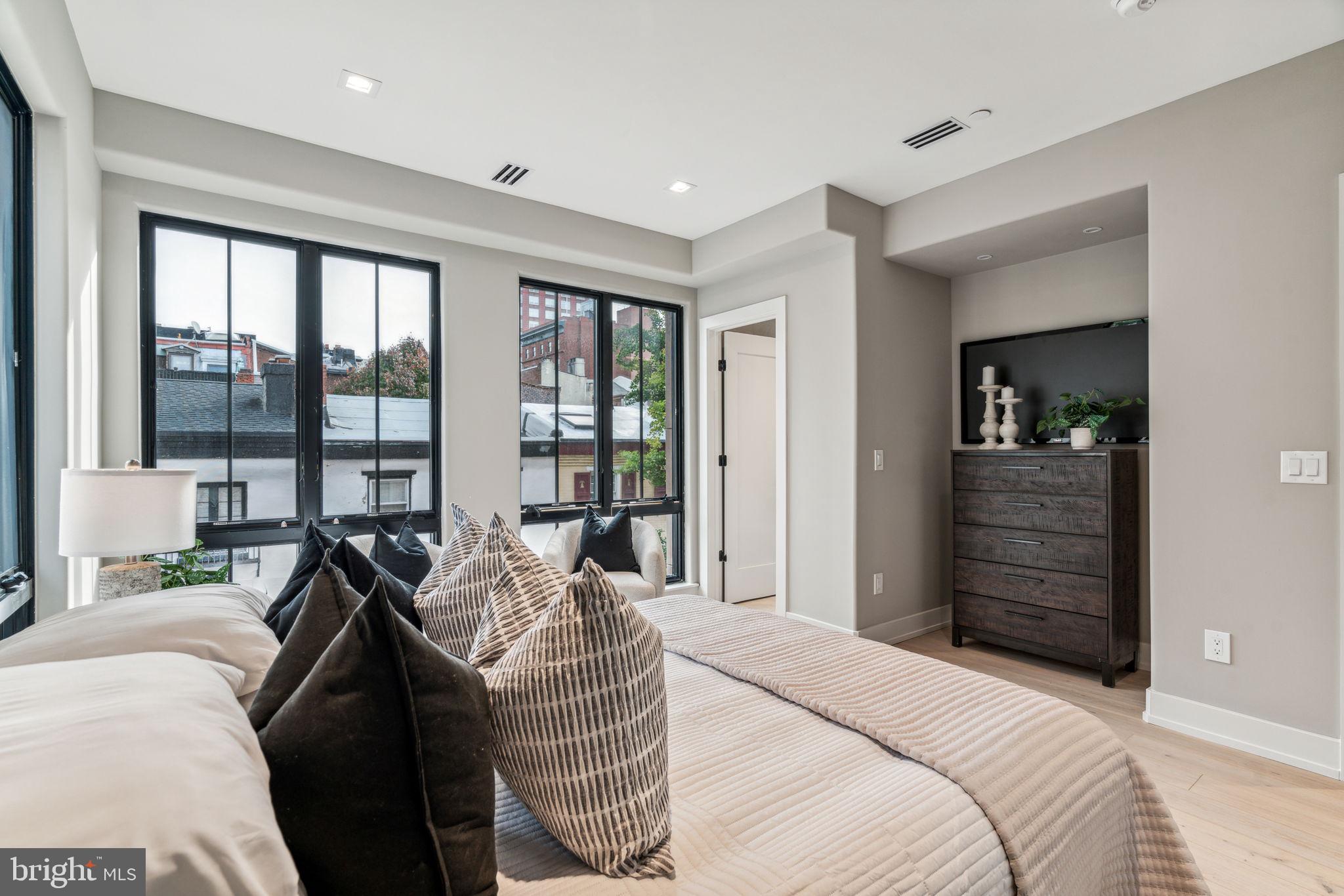 RITTENHOUSE SQUARE - Residential