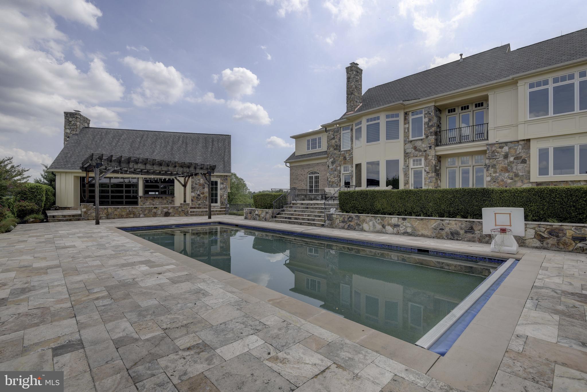 BEACON HILL - Residential