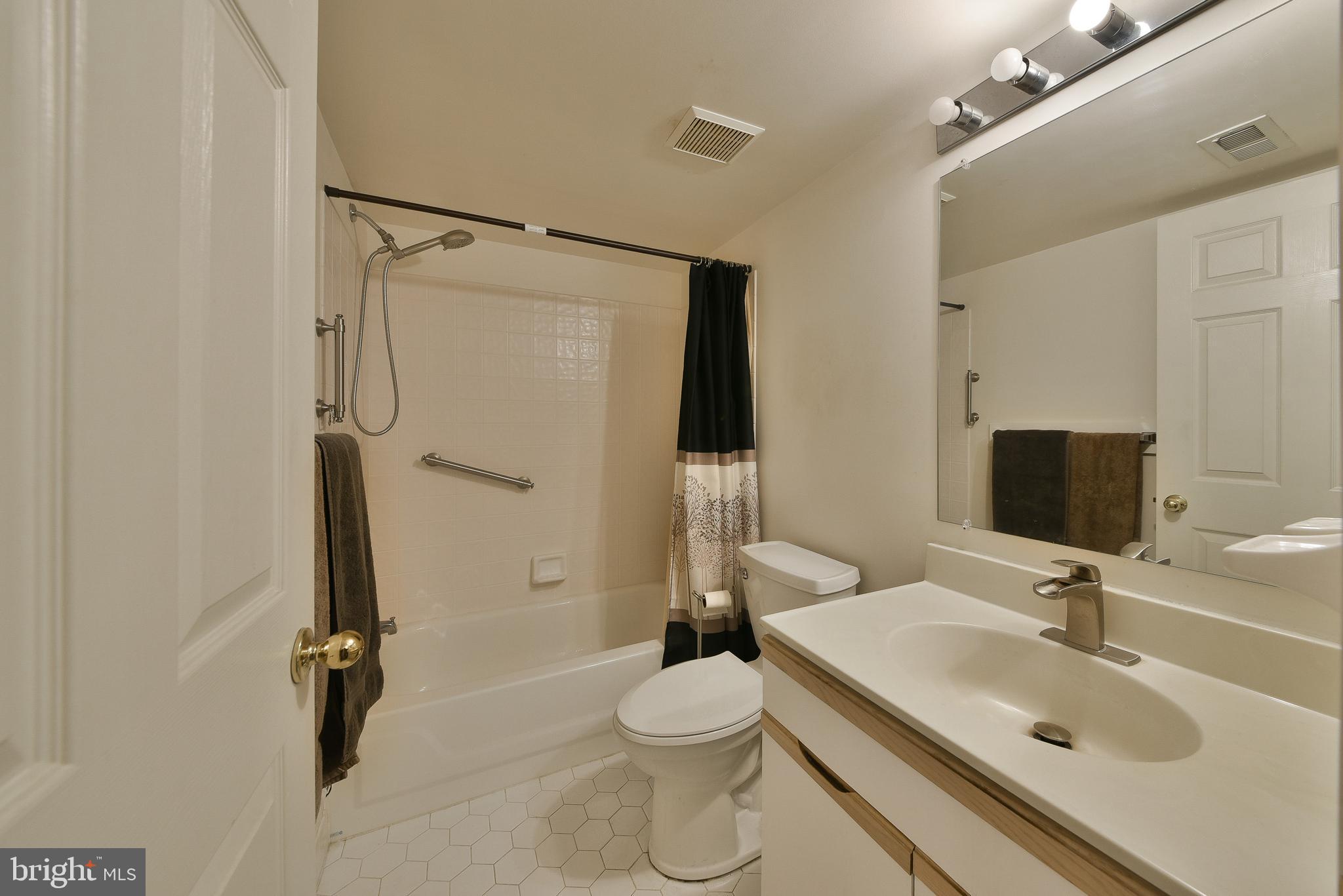 BUSTLETON - Residential