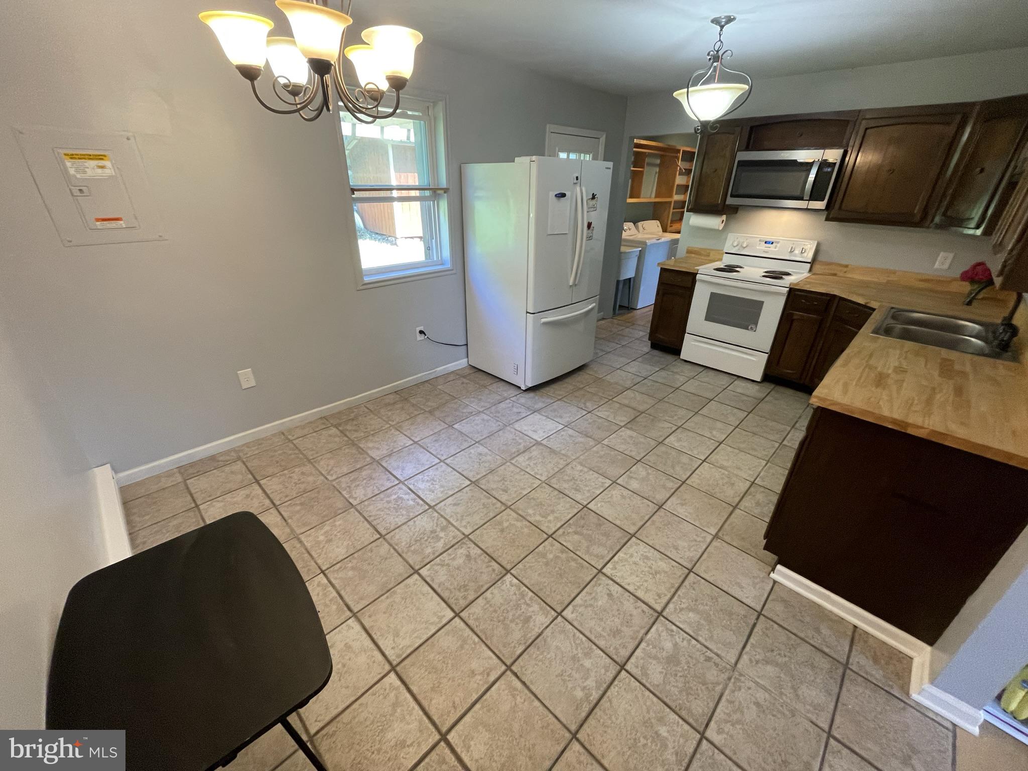 1061 CLOVERTON DRIVE