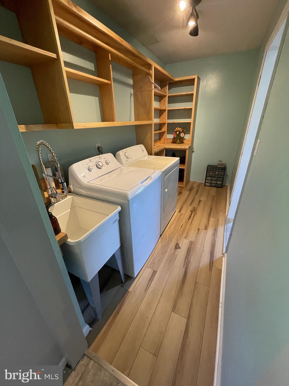 1061 CLOVERTON DRIVE