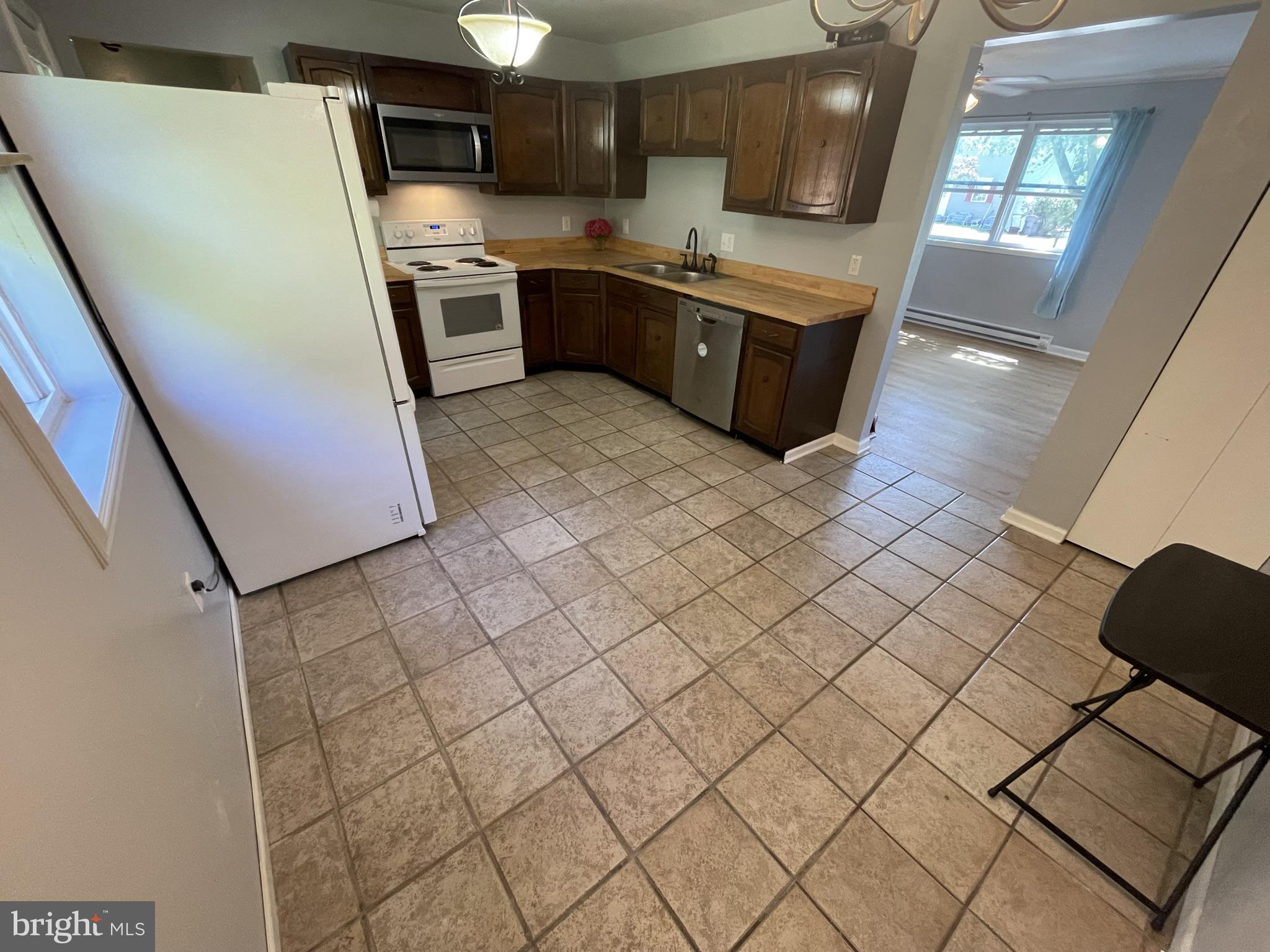 1061 CLOVERTON DRIVE