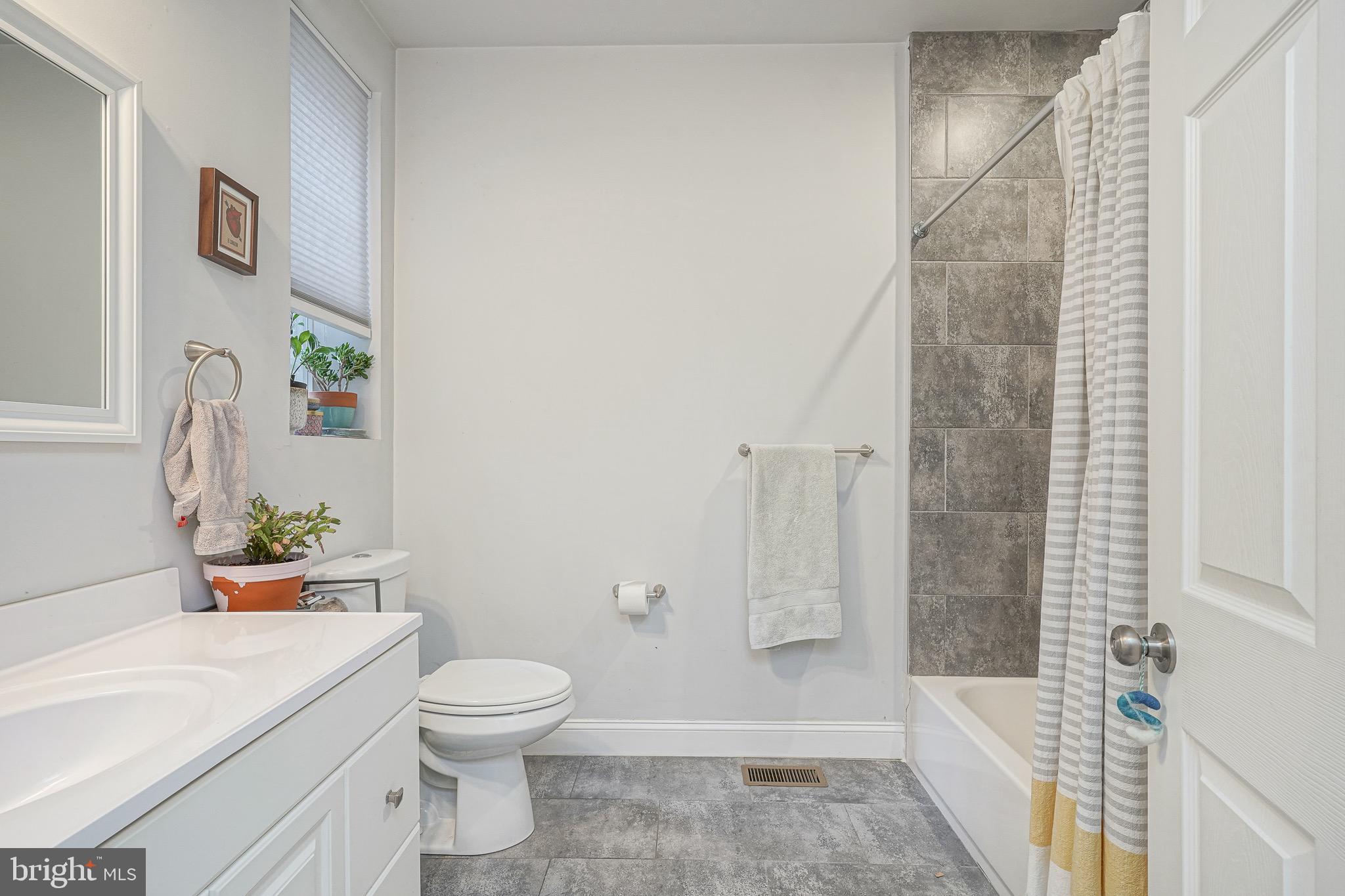 FRANCISVILLE - Residential