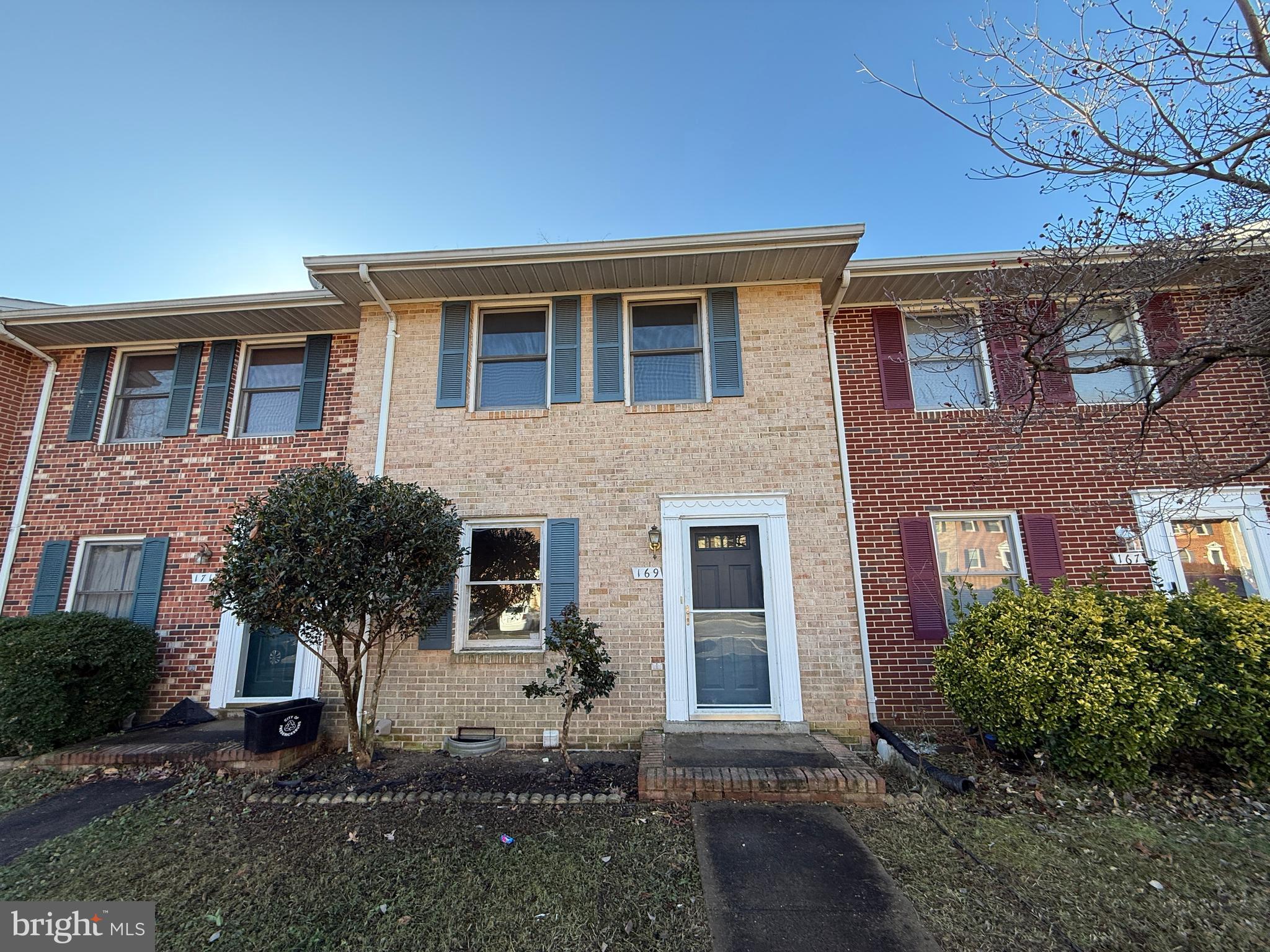 OLDE GREENWICH - Residential Lease