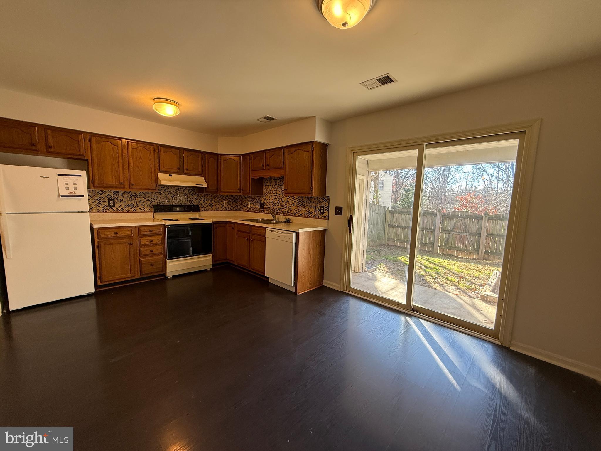 OLDE GREENWICH - Residential Lease