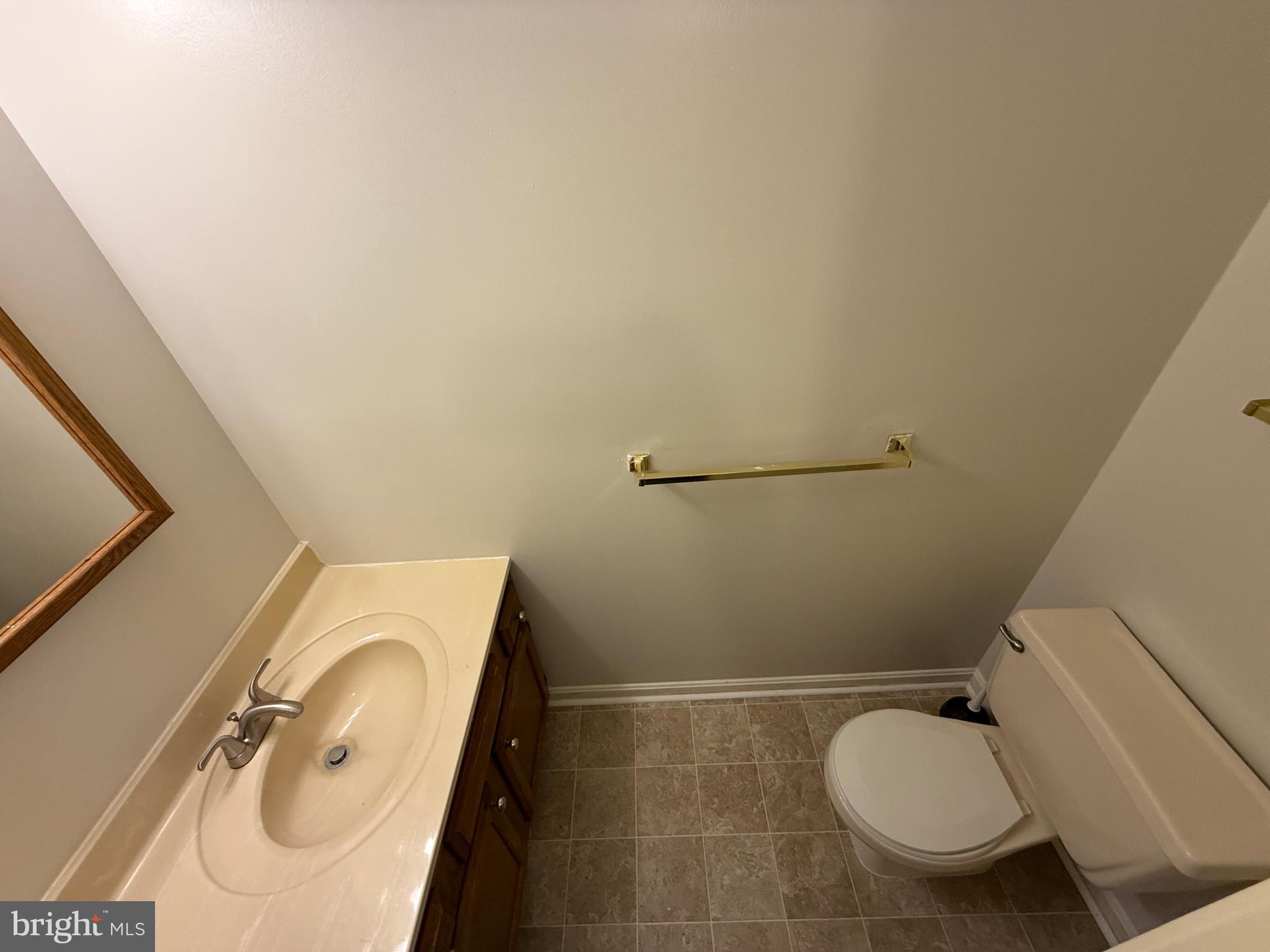 OLDE GREENWICH - Residential Lease