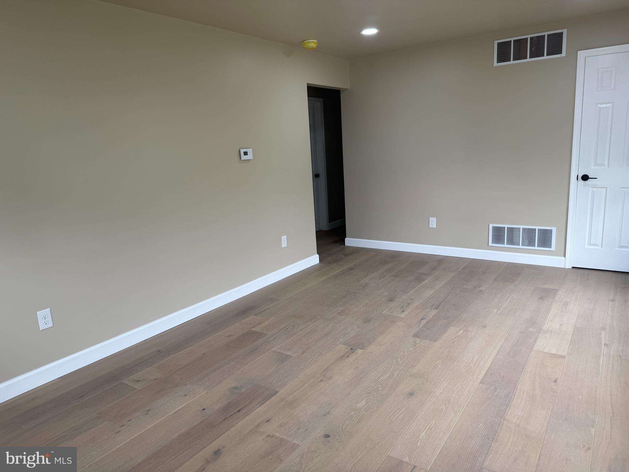 404 E NEW STREET