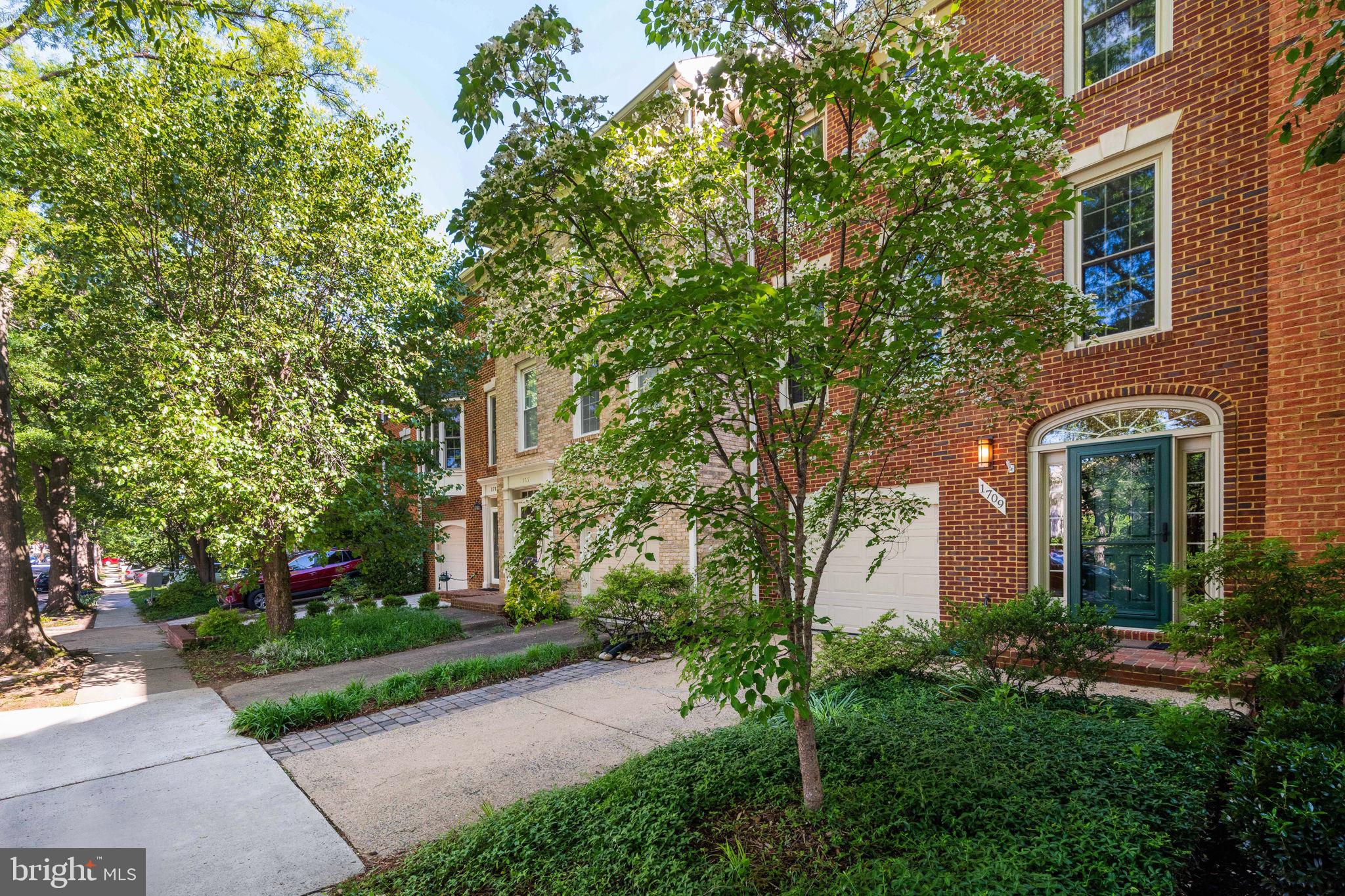 OAKCREST - Residential