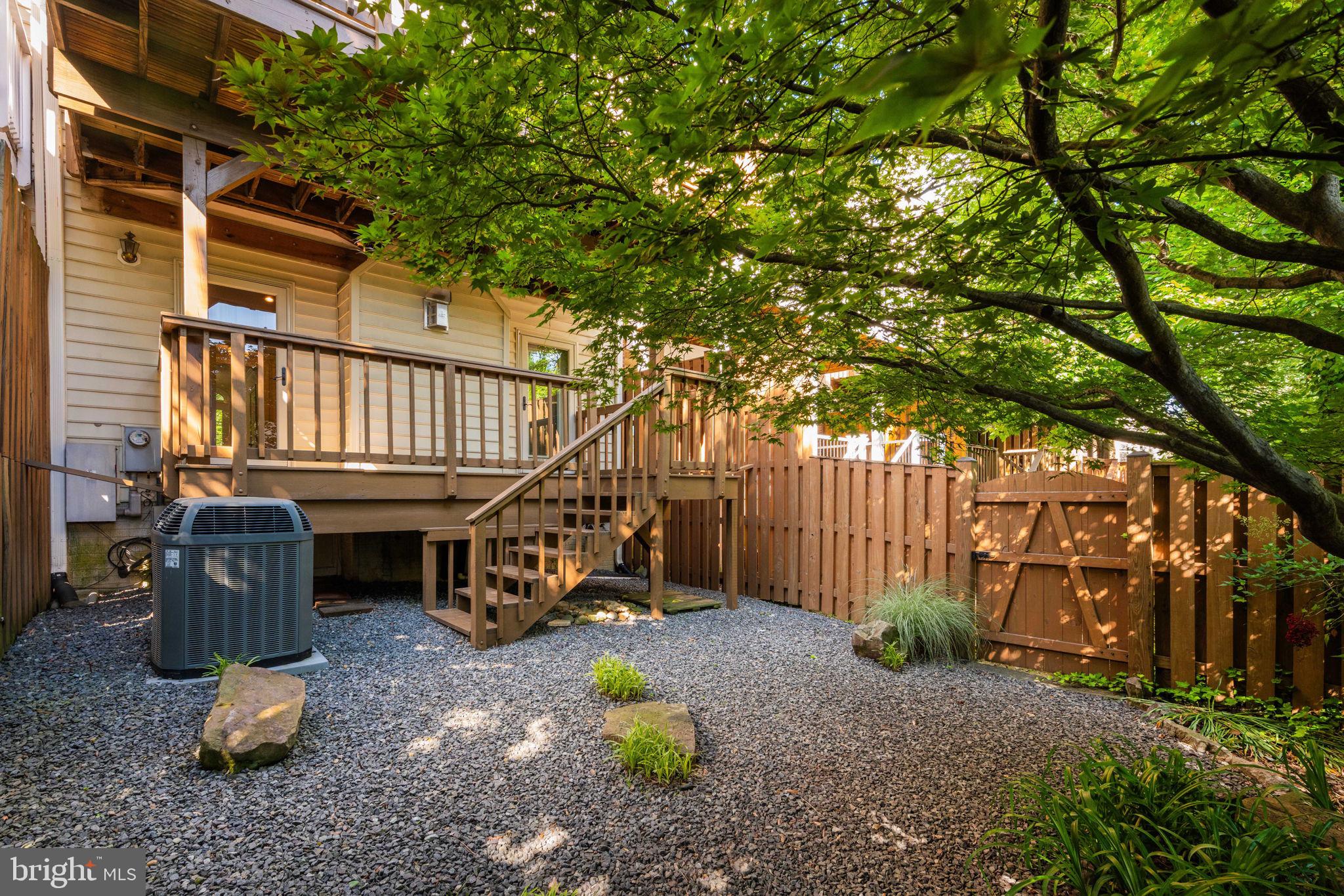 OAKCREST - Residential