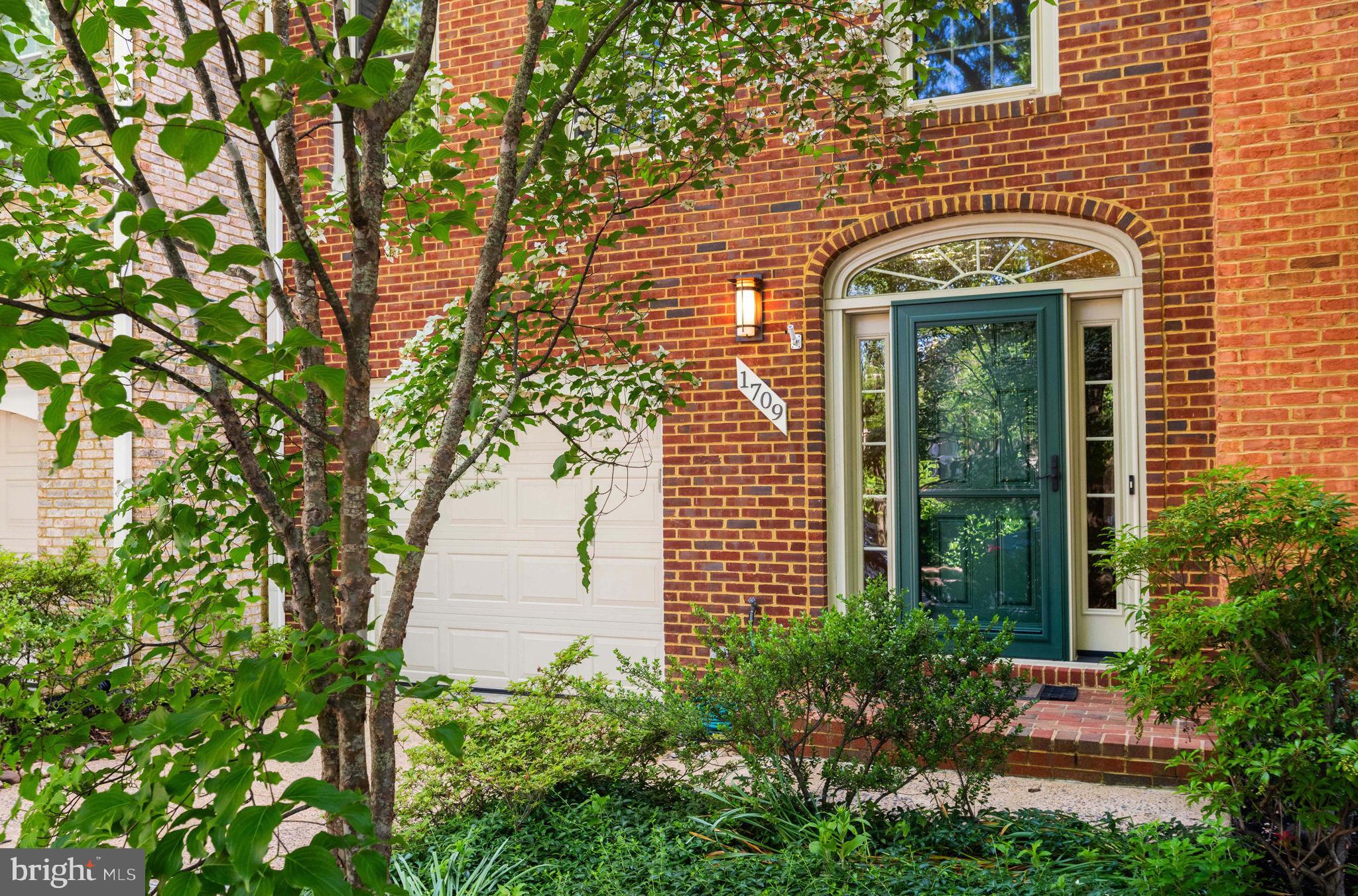 OAKCREST - Residential