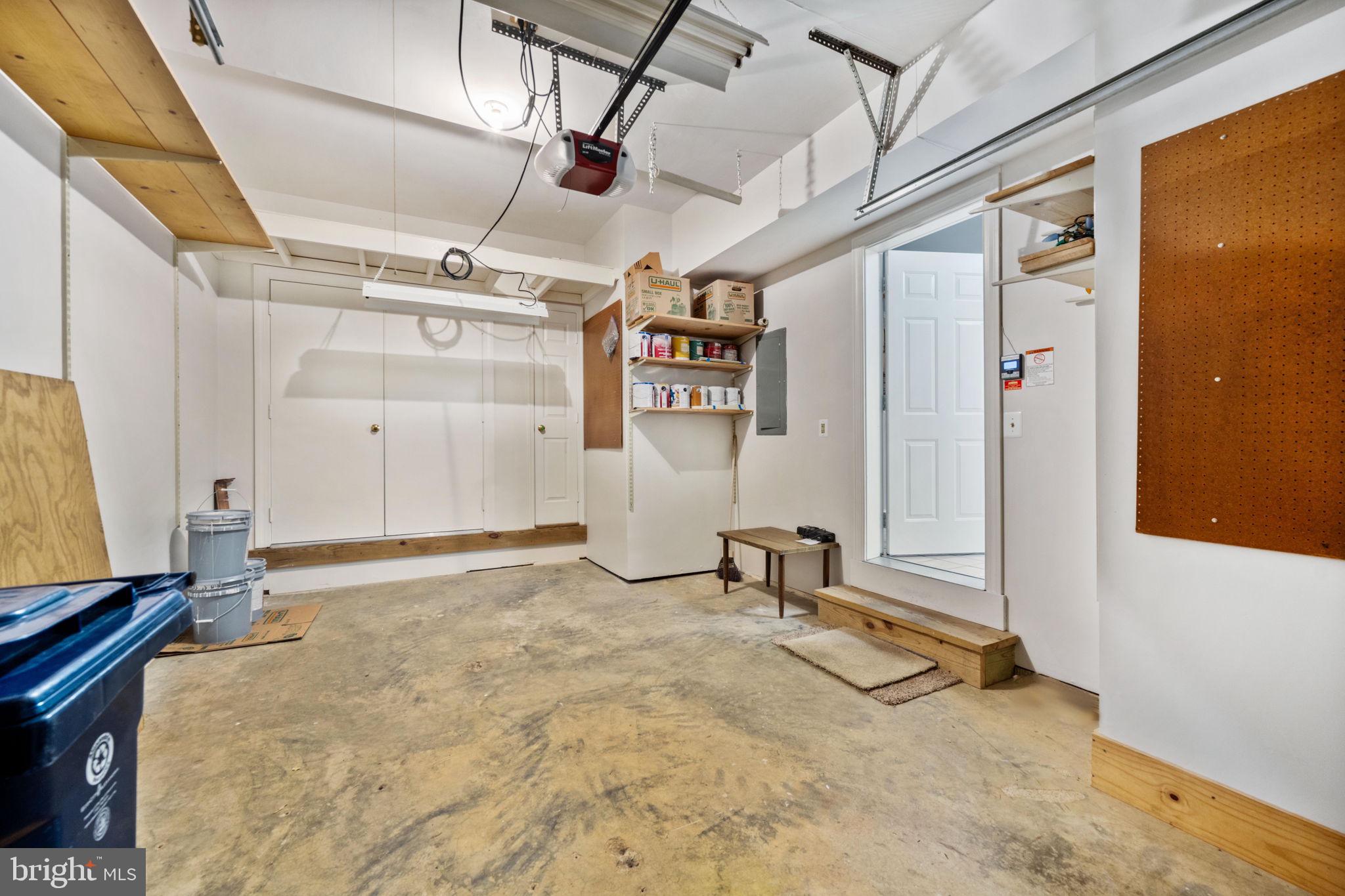 OAKCREST - Residential