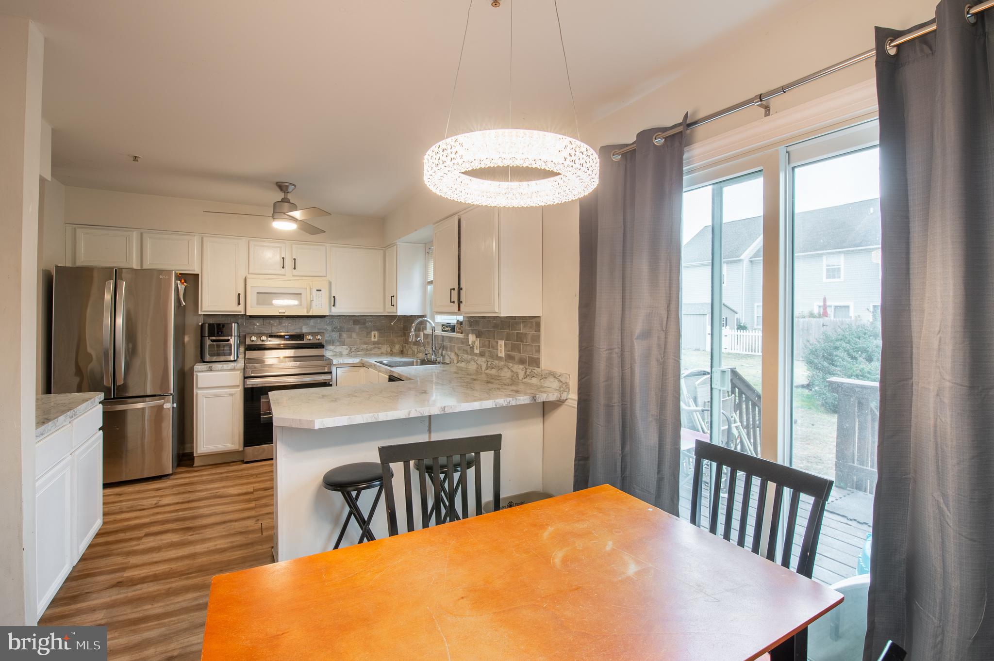 BUTTONWOODS - Residential