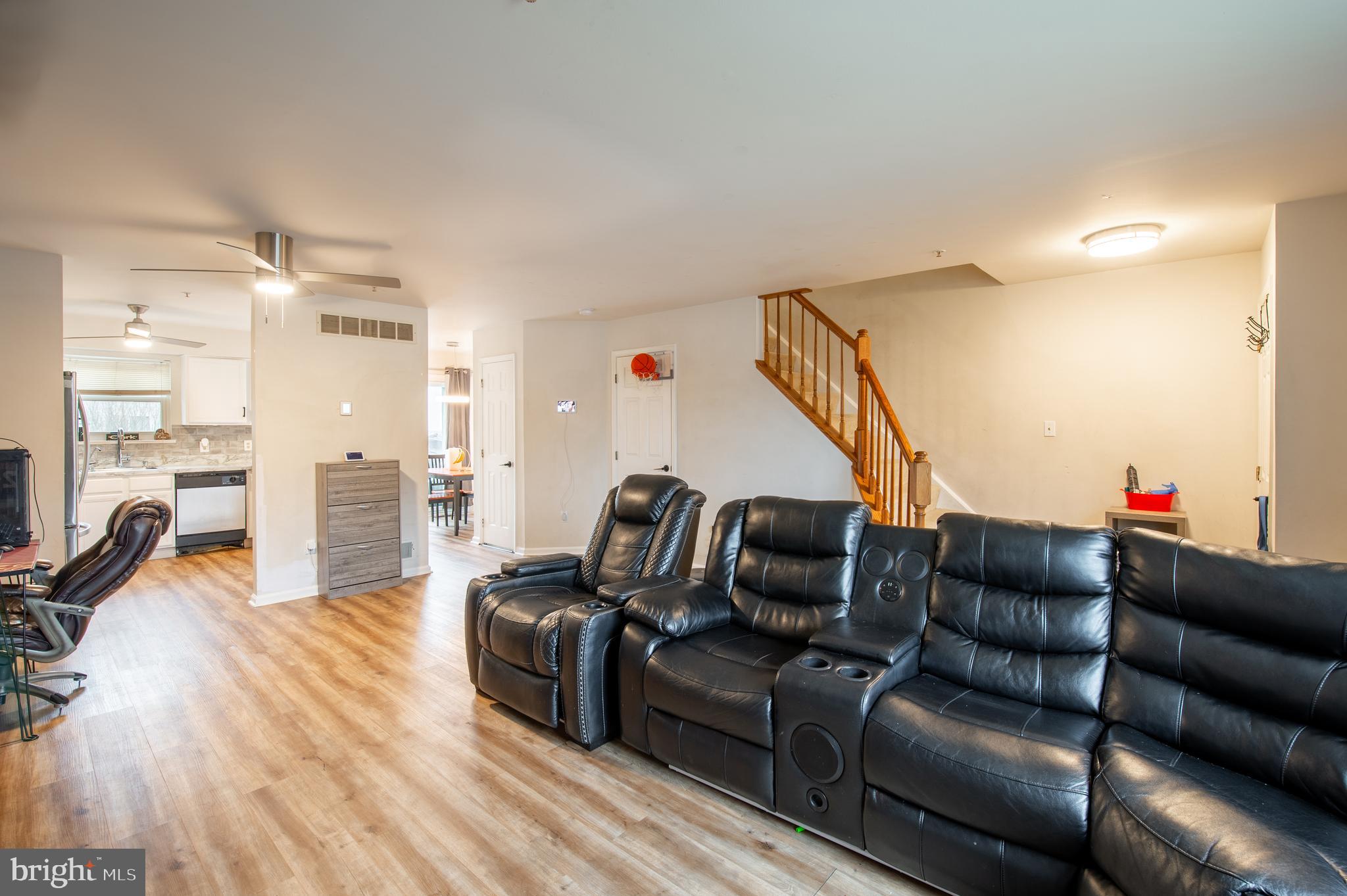 BUTTONWOODS - Residential