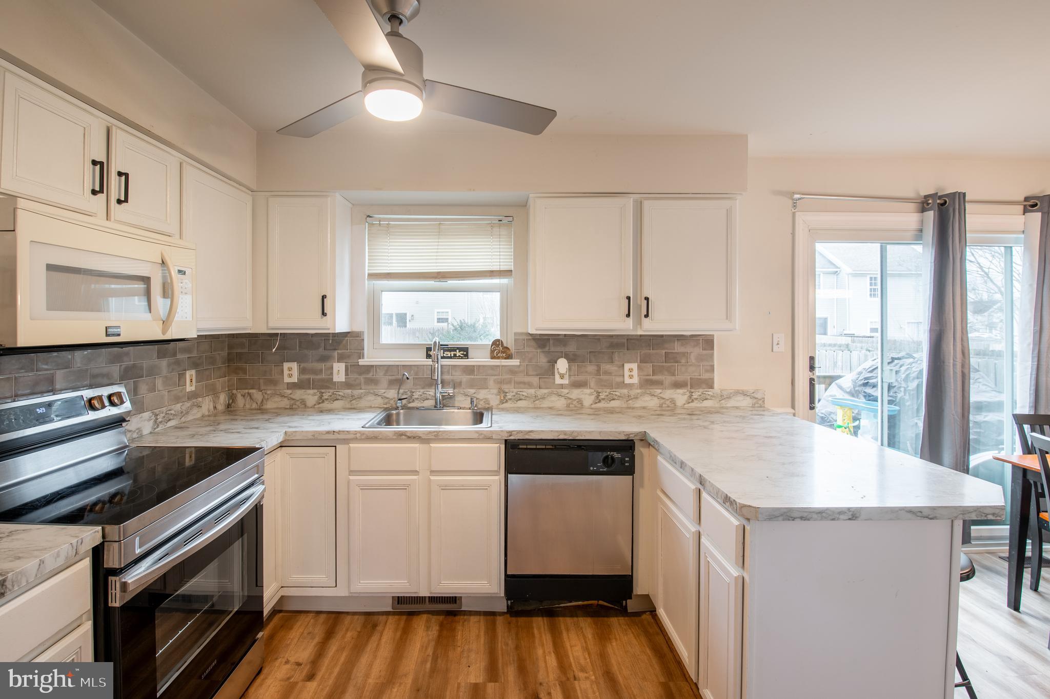 BUTTONWOODS - Residential