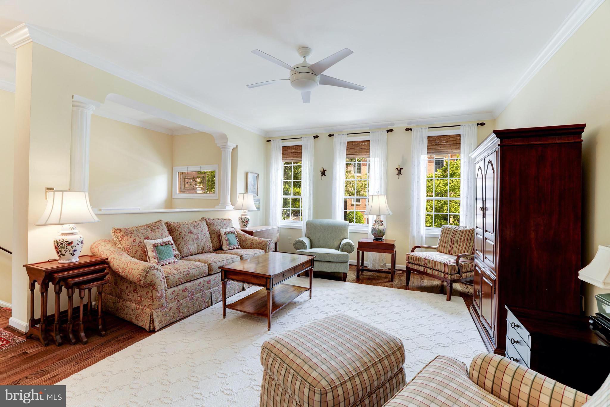 MCLEAN MEWS - Residential