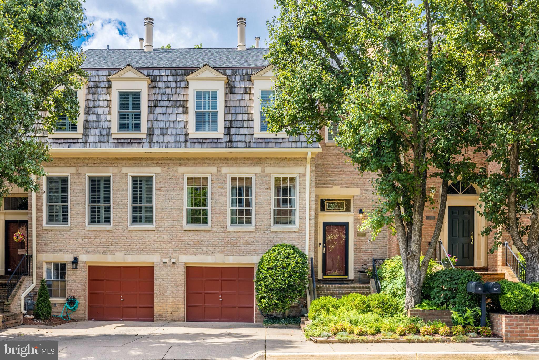 MCLEAN MEWS - Residential