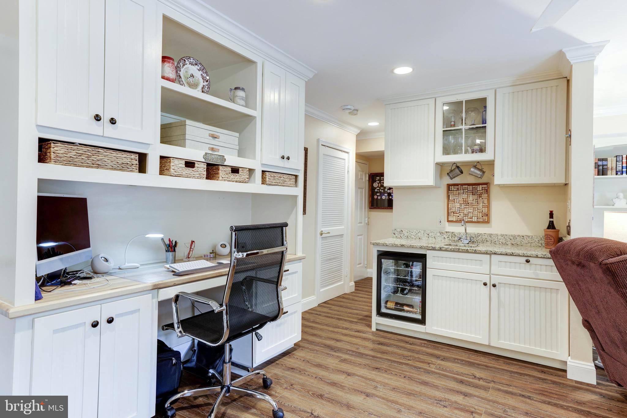 MCLEAN MEWS - Residential