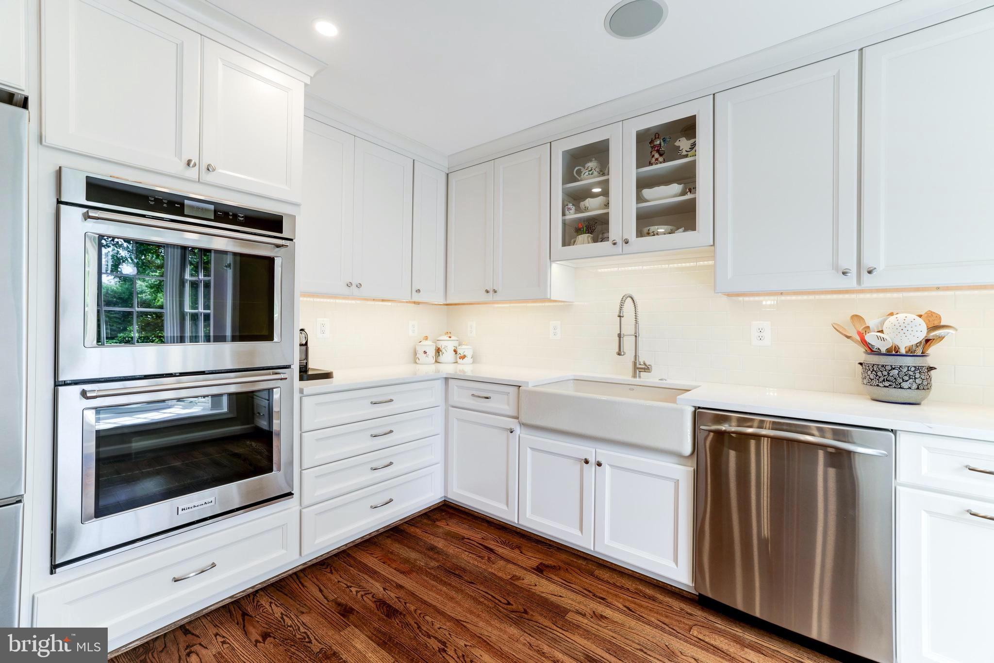 MCLEAN MEWS - Residential