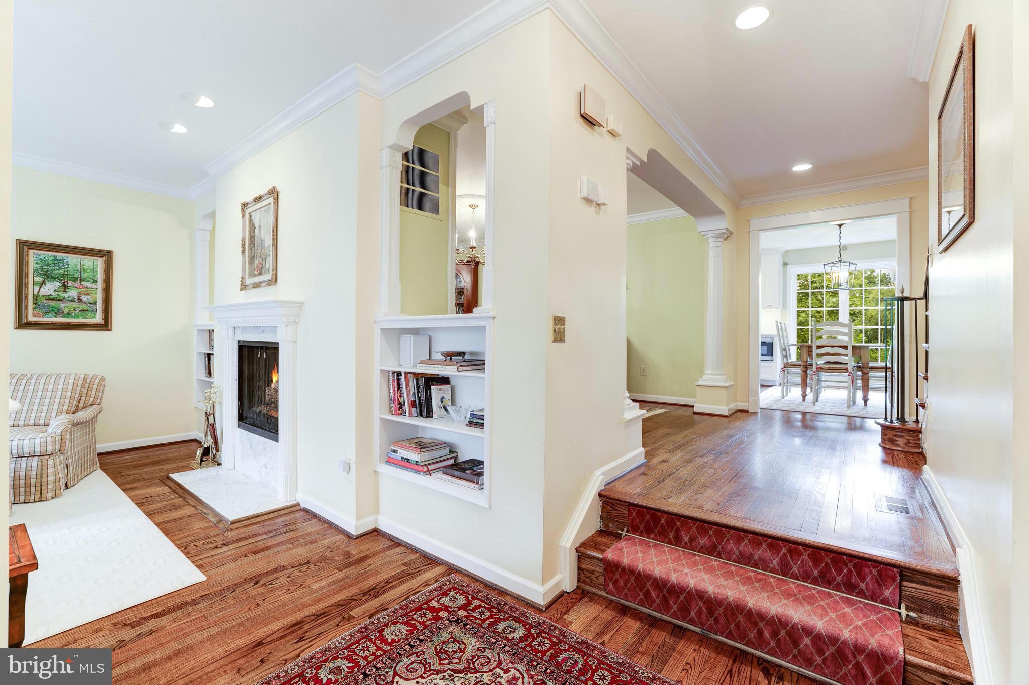 MCLEAN MEWS - Residential