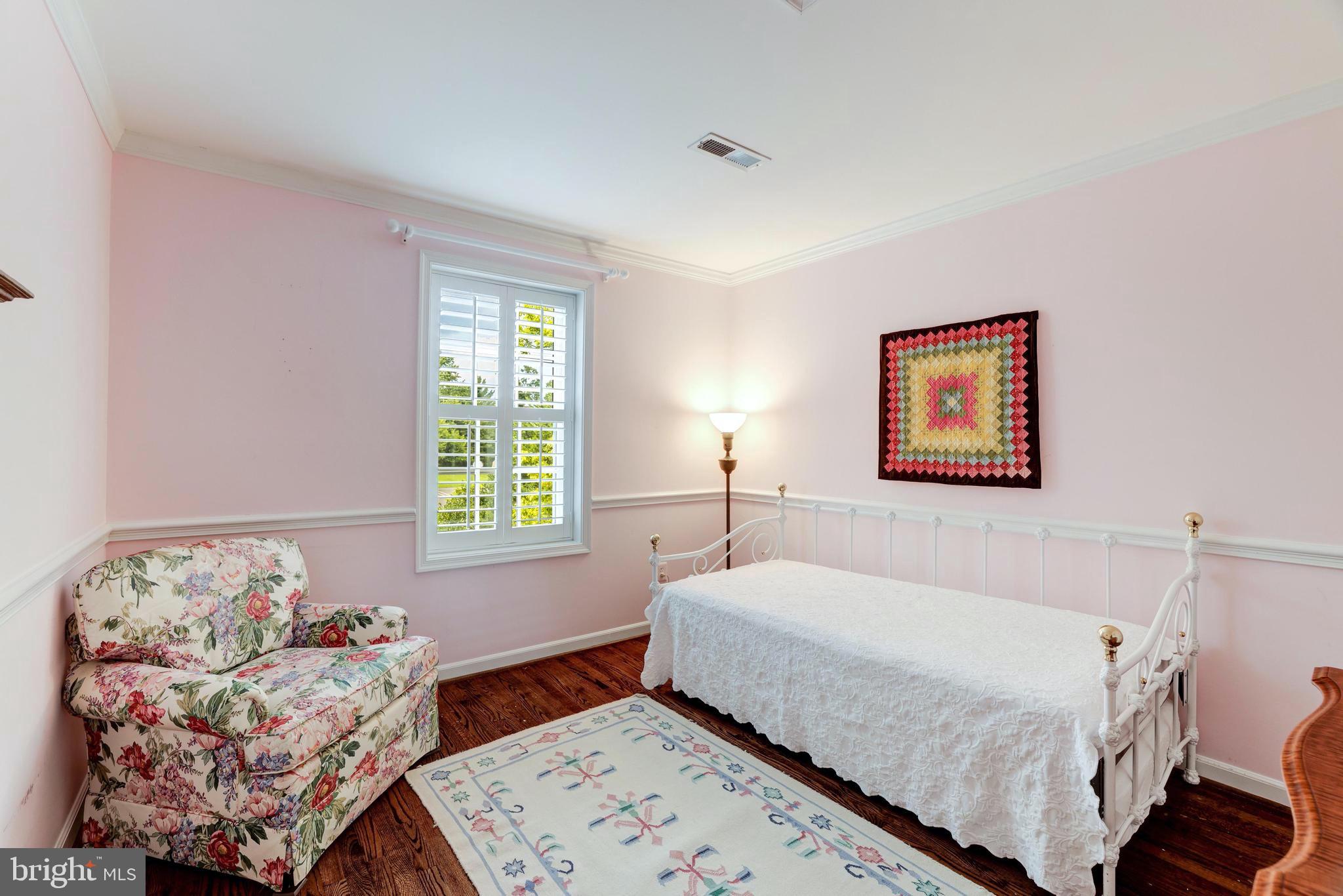 MCLEAN MEWS - Residential