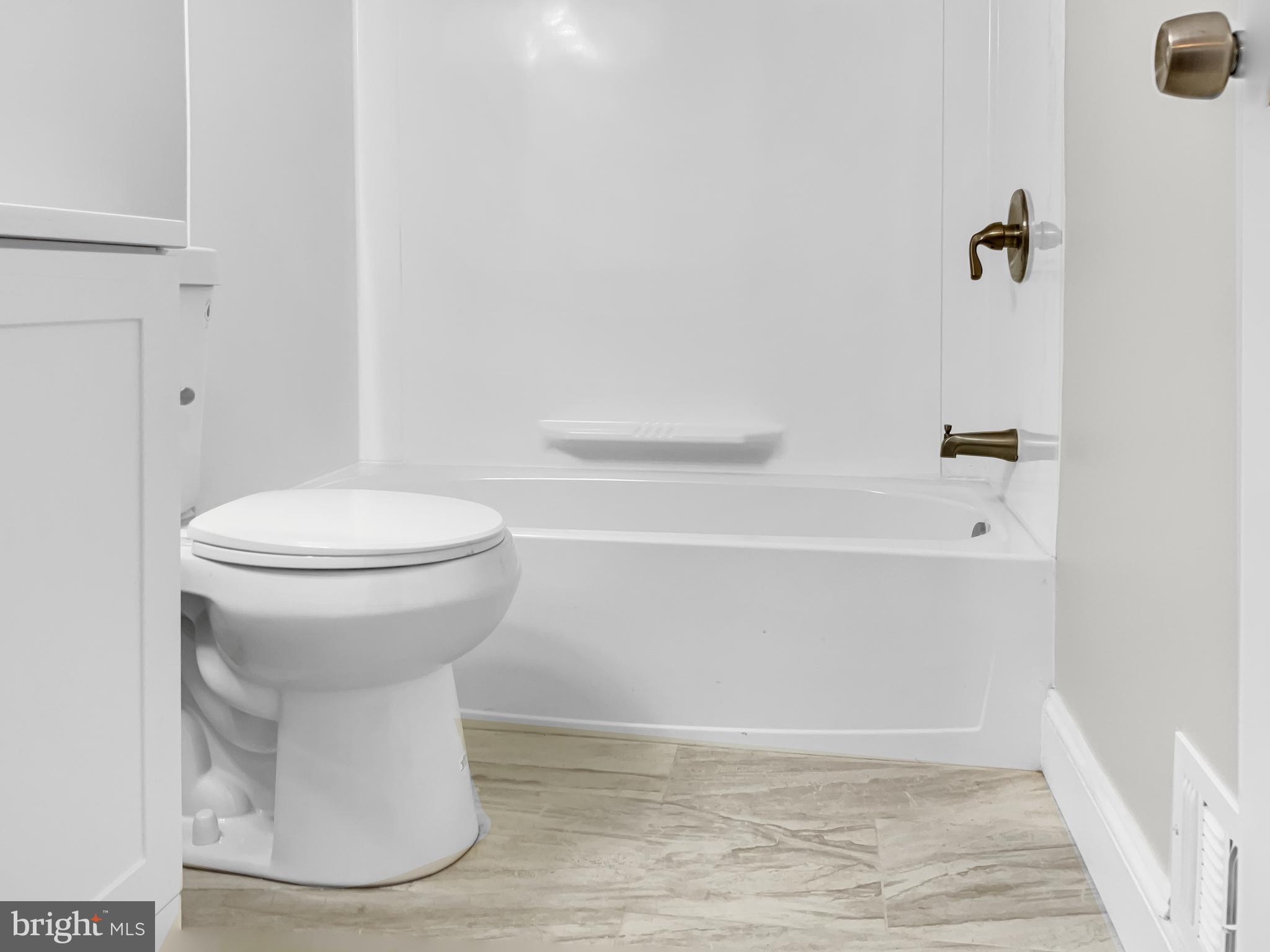 RIVERSIDE ESTATES - Residential