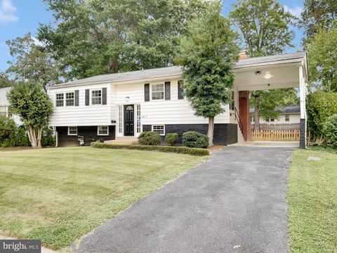 8413 WAGON WHEEL ROAD ALEXANDRIA VA 22309