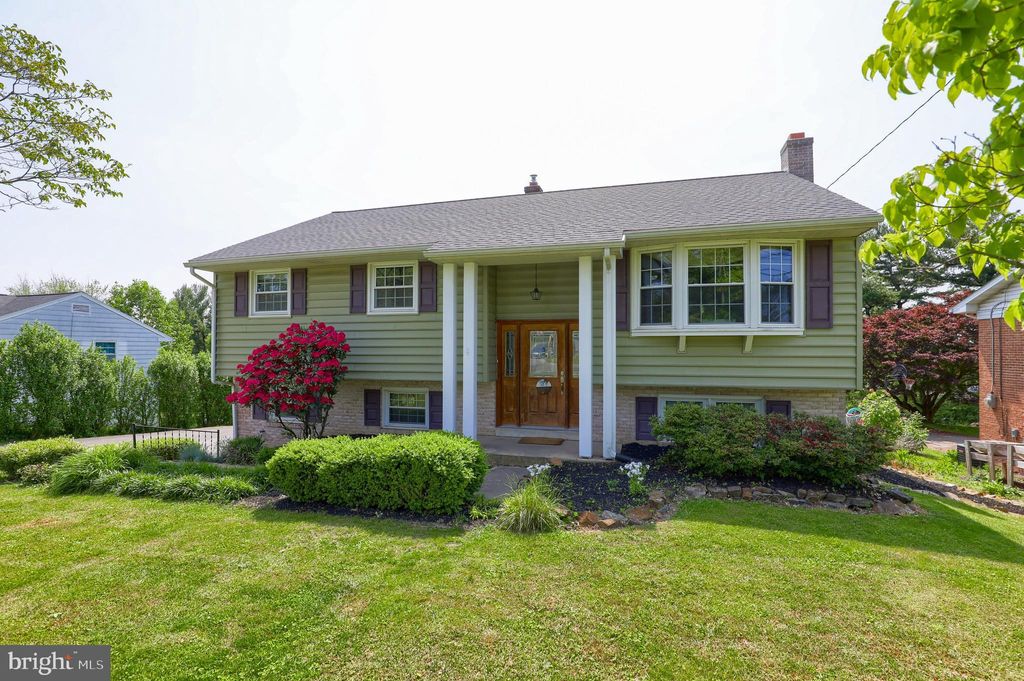 Photo of 1036 NISSLEY RD, LANCASTER, PA 17601 (MLS # PALA2034514)