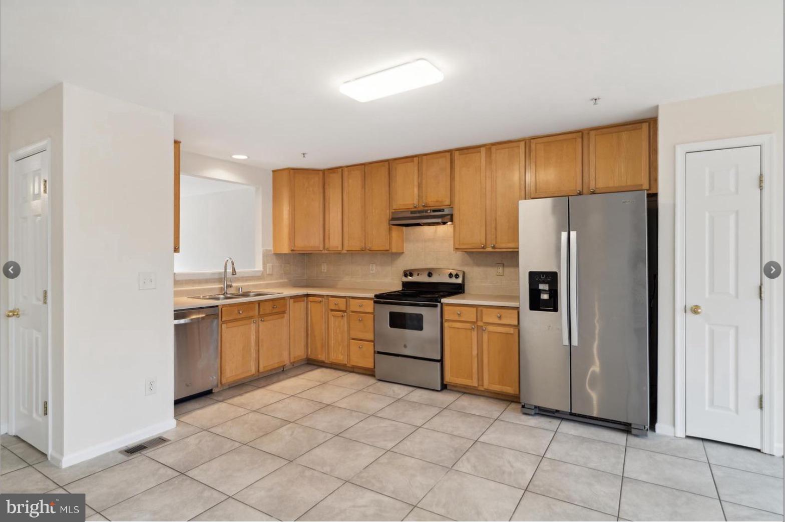 RUSSETT GREEN - Residential Lease