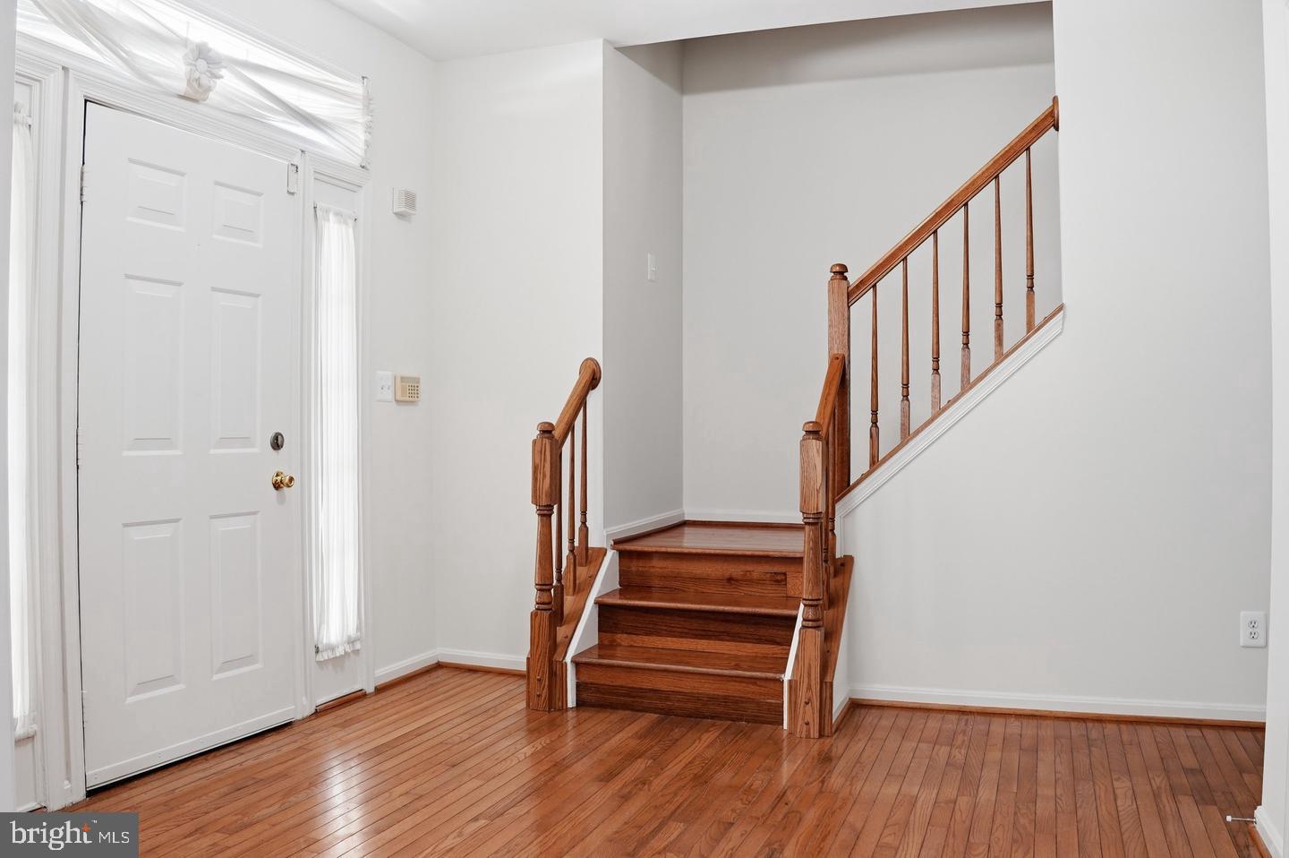 5704 ALLWOOD COURT