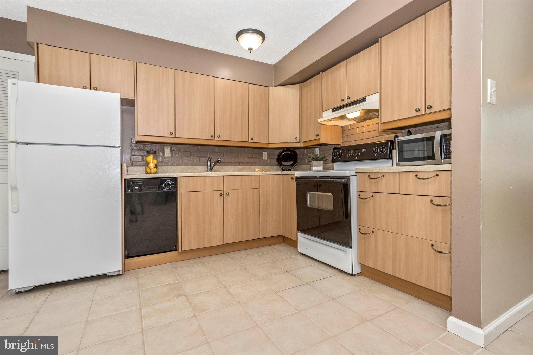 RAMBLING HILLS - Residential