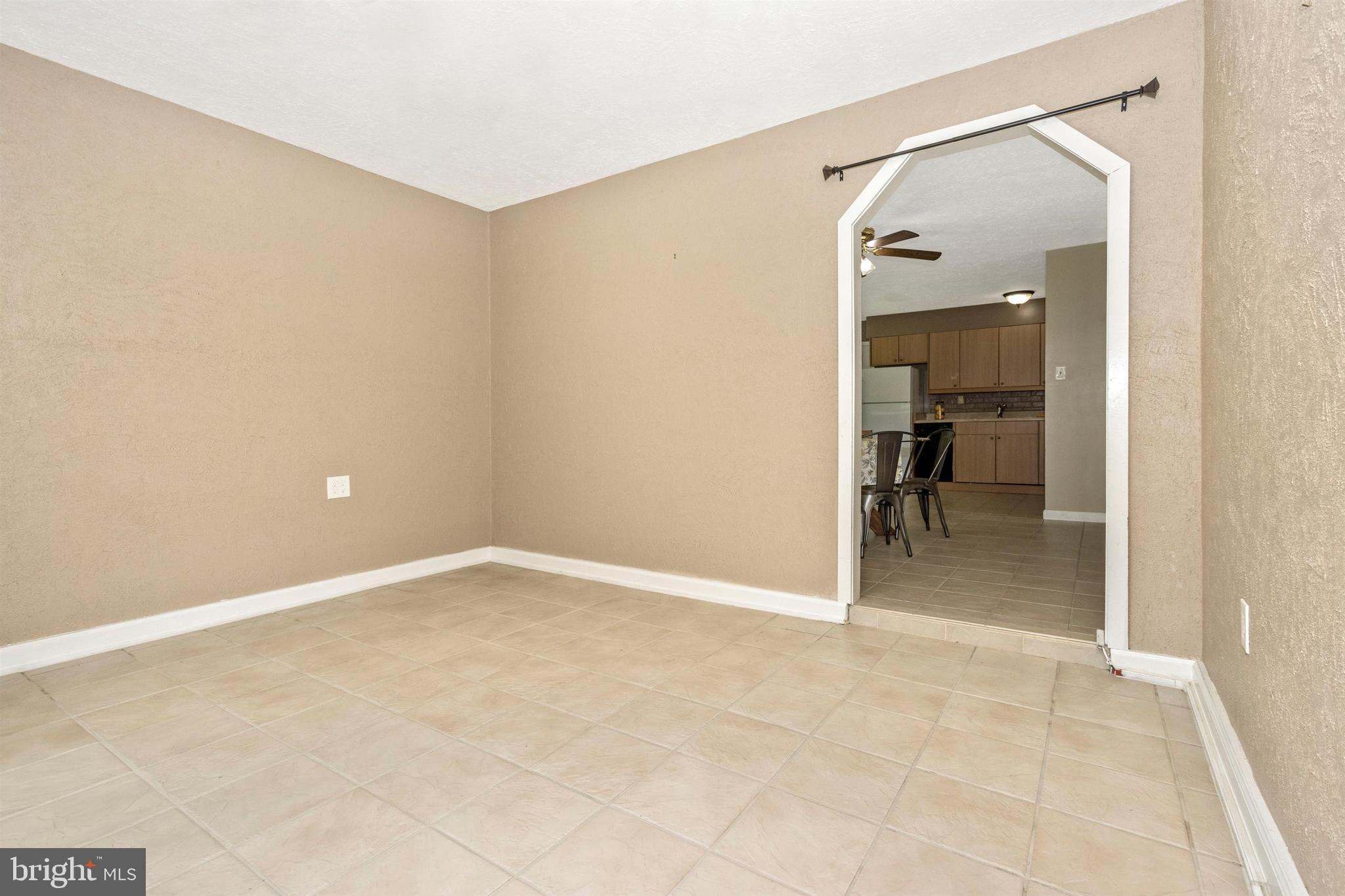 RAMBLING HILLS - Residential