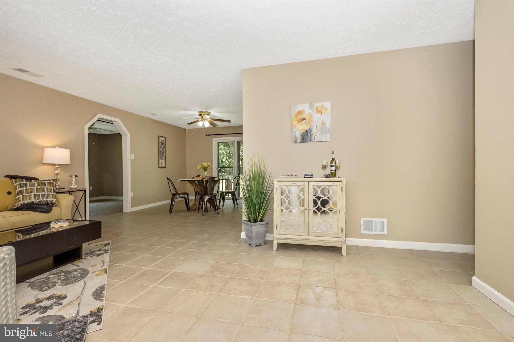 RAMBLING HILLS - Residential