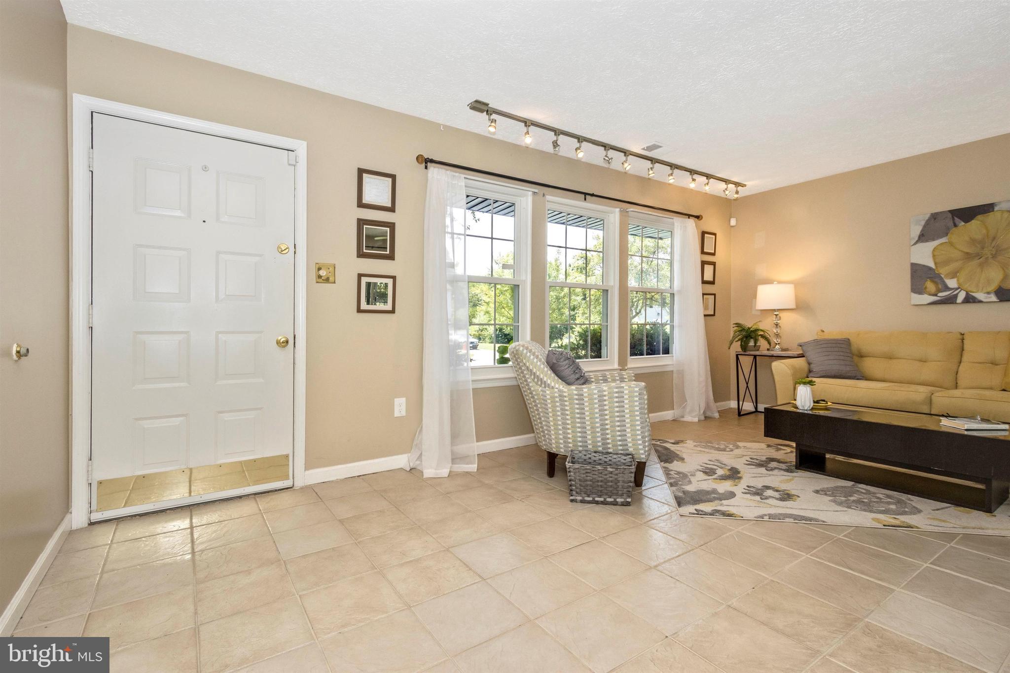 RAMBLING HILLS - Residential