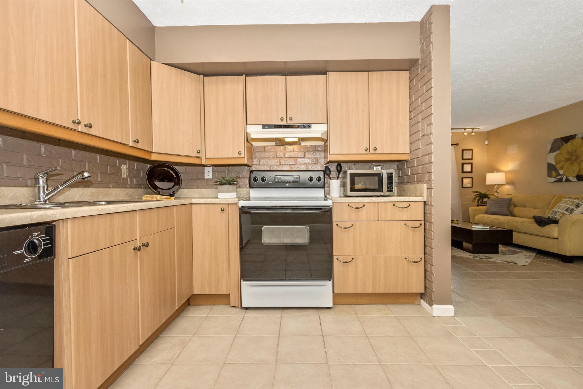 RAMBLING HILLS - Residential