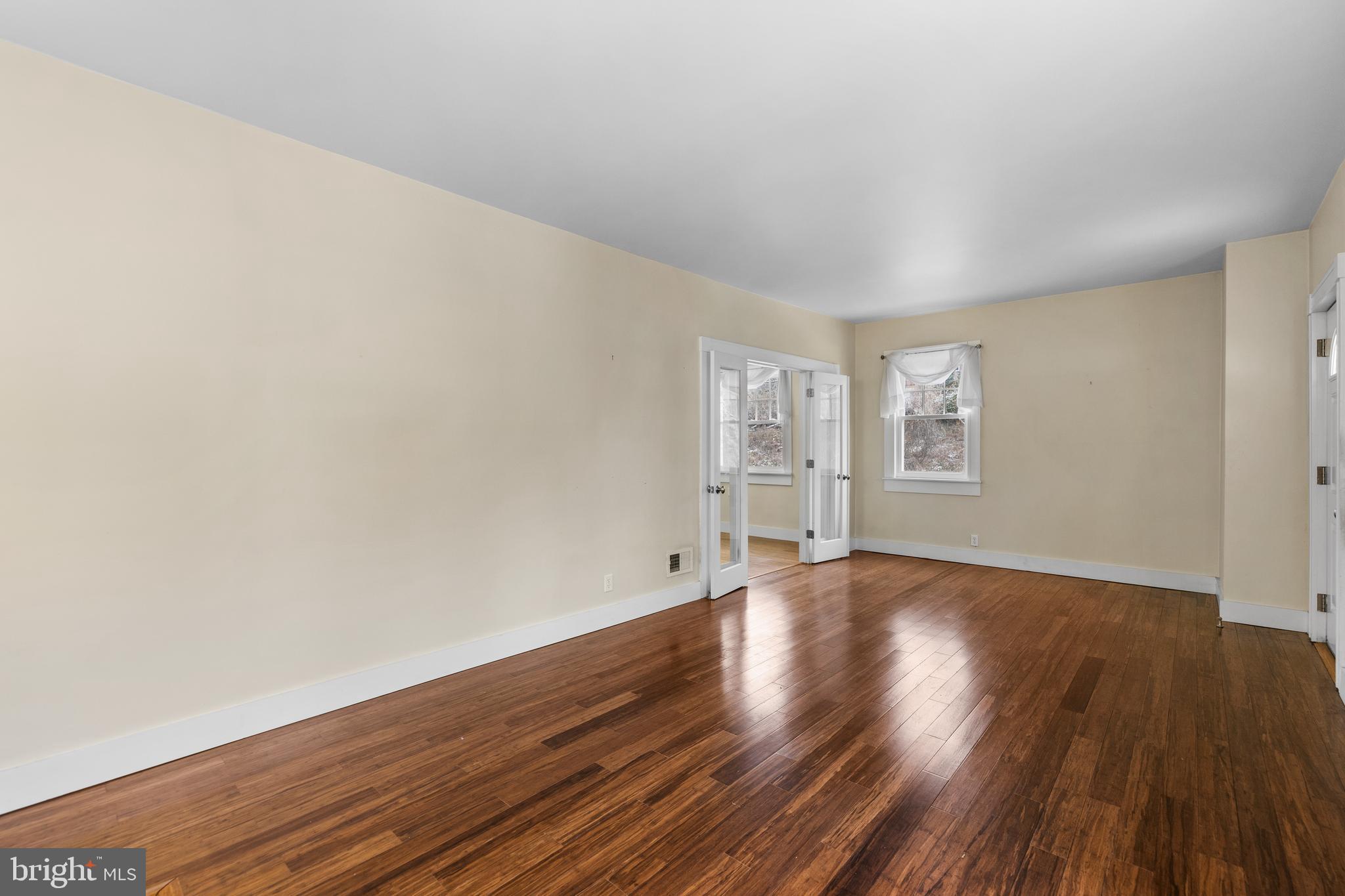 LAKE WALKER - Residential