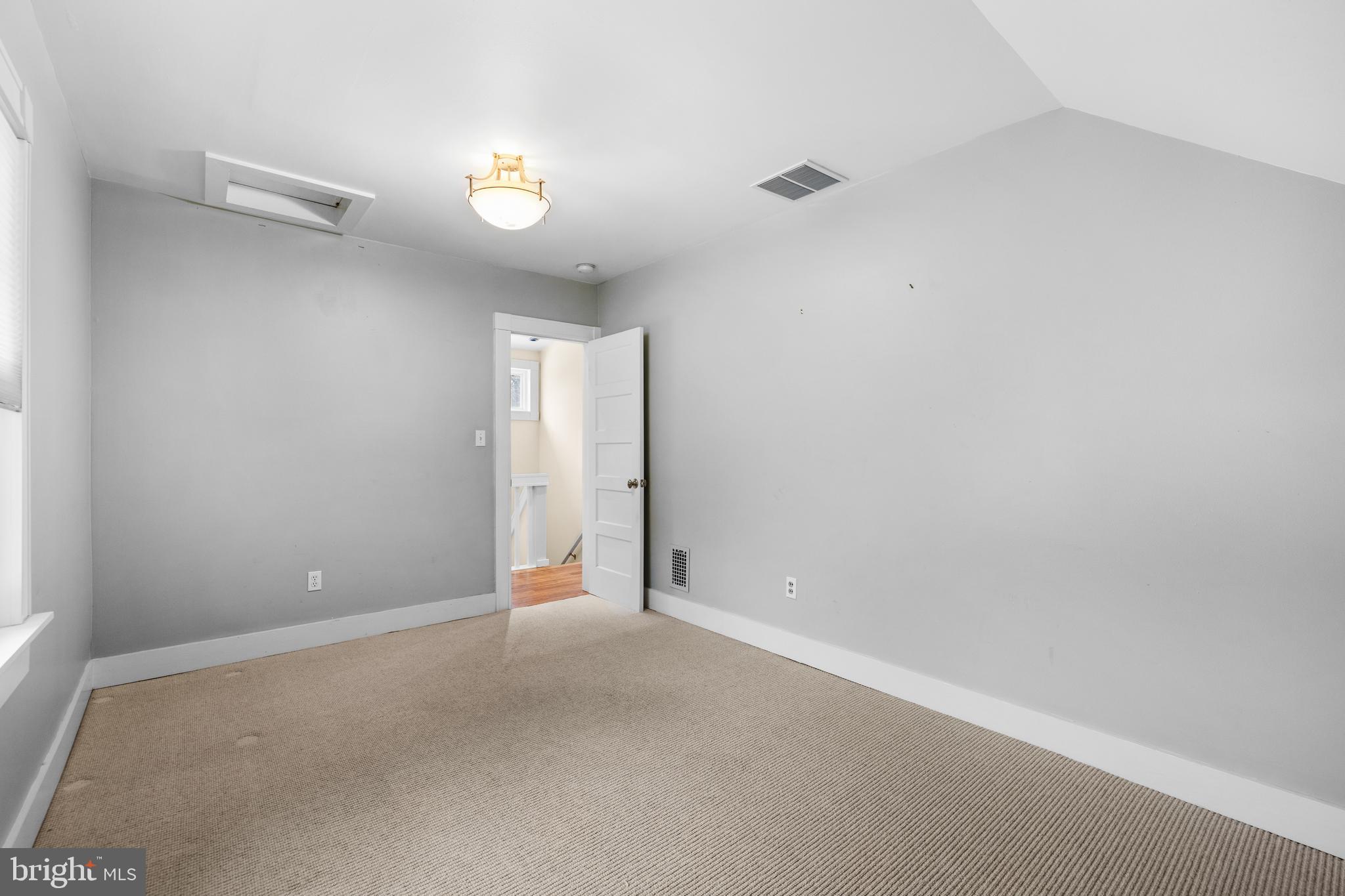 LAKE WALKER - Residential