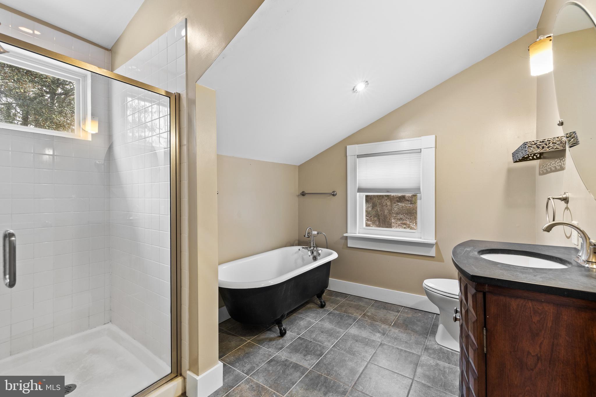 LAKE WALKER - Residential