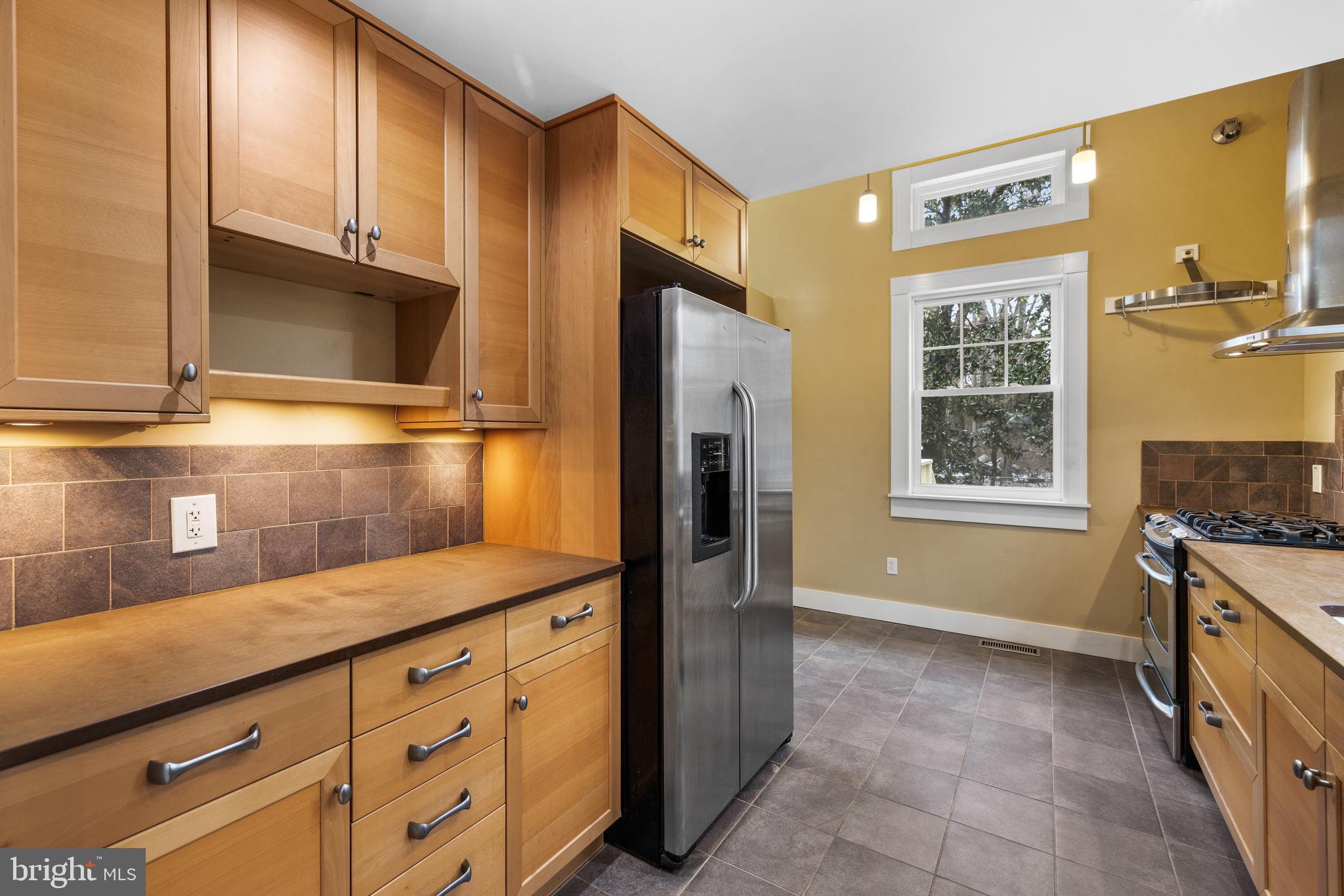 LAKE WALKER - Residential