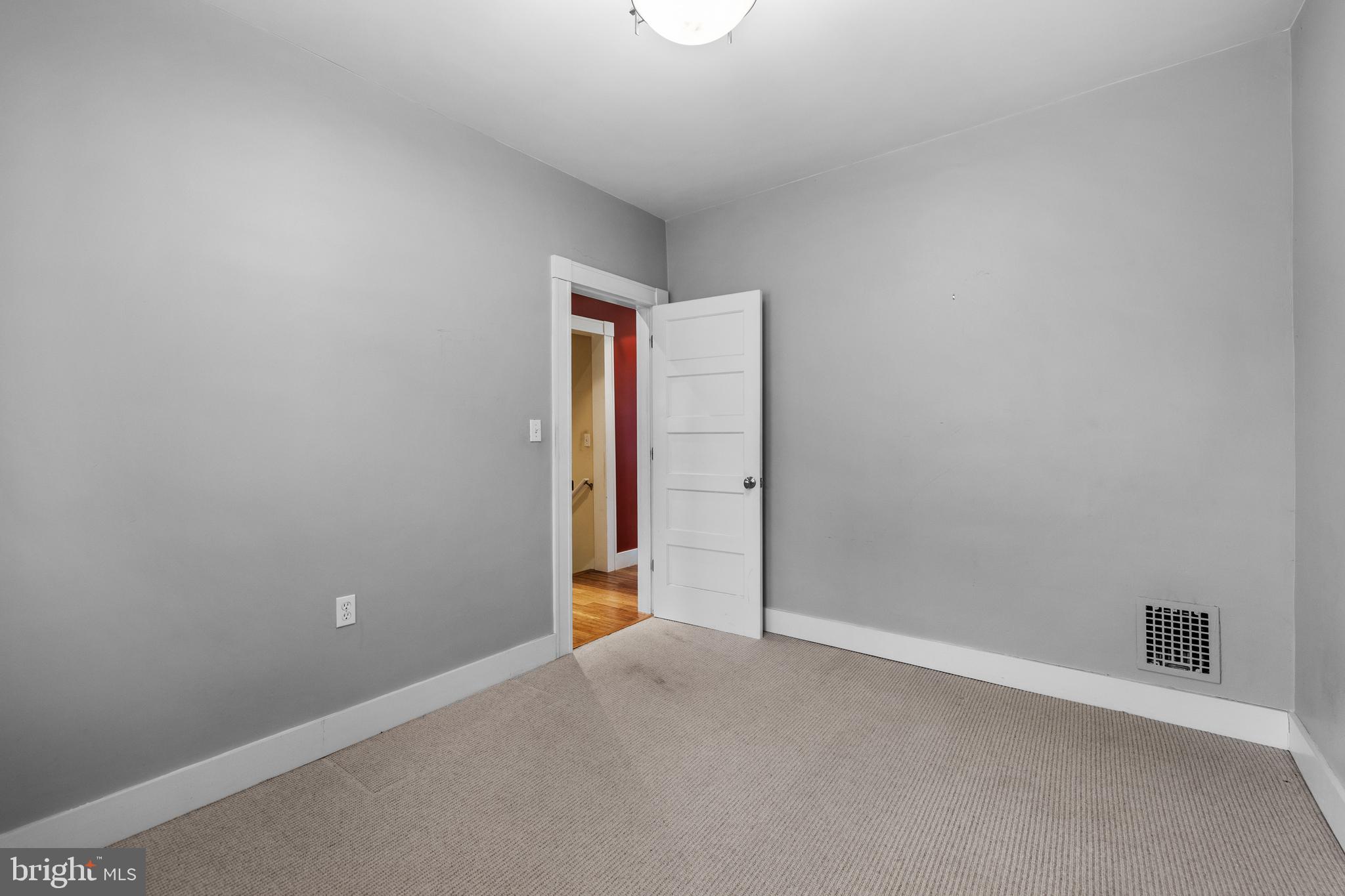 LAKE WALKER - Residential