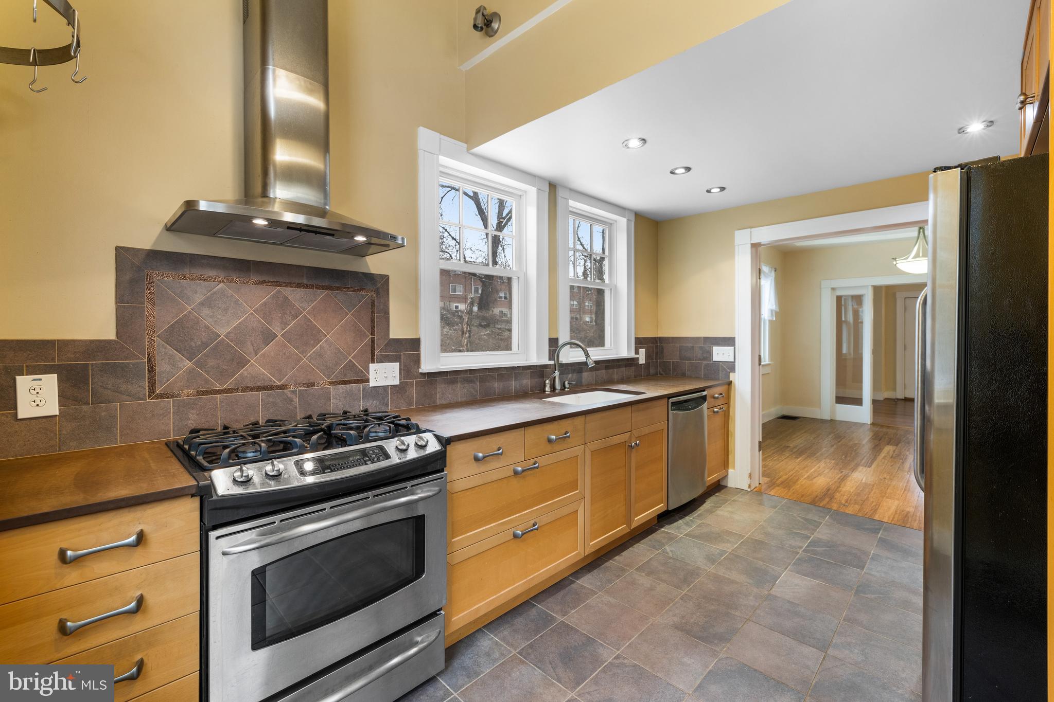 LAKE WALKER - Residential