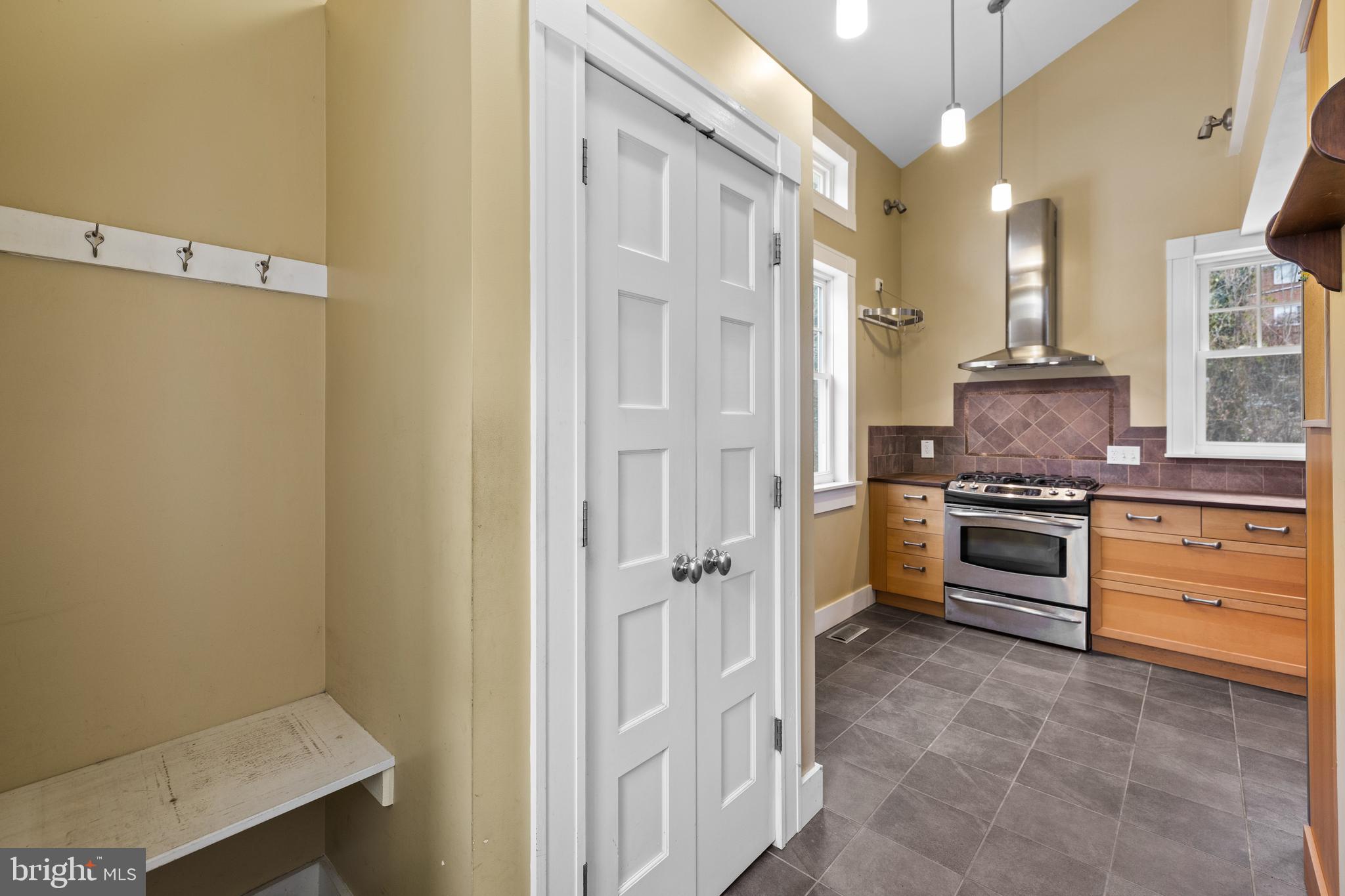 LAKE WALKER - Residential