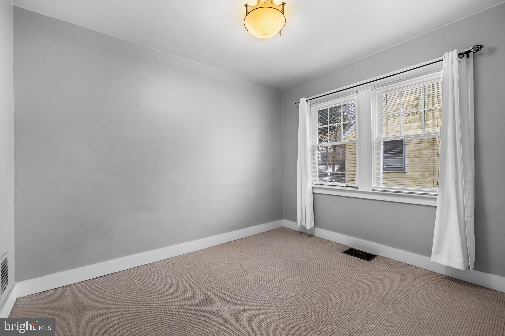 LAKE WALKER - Residential